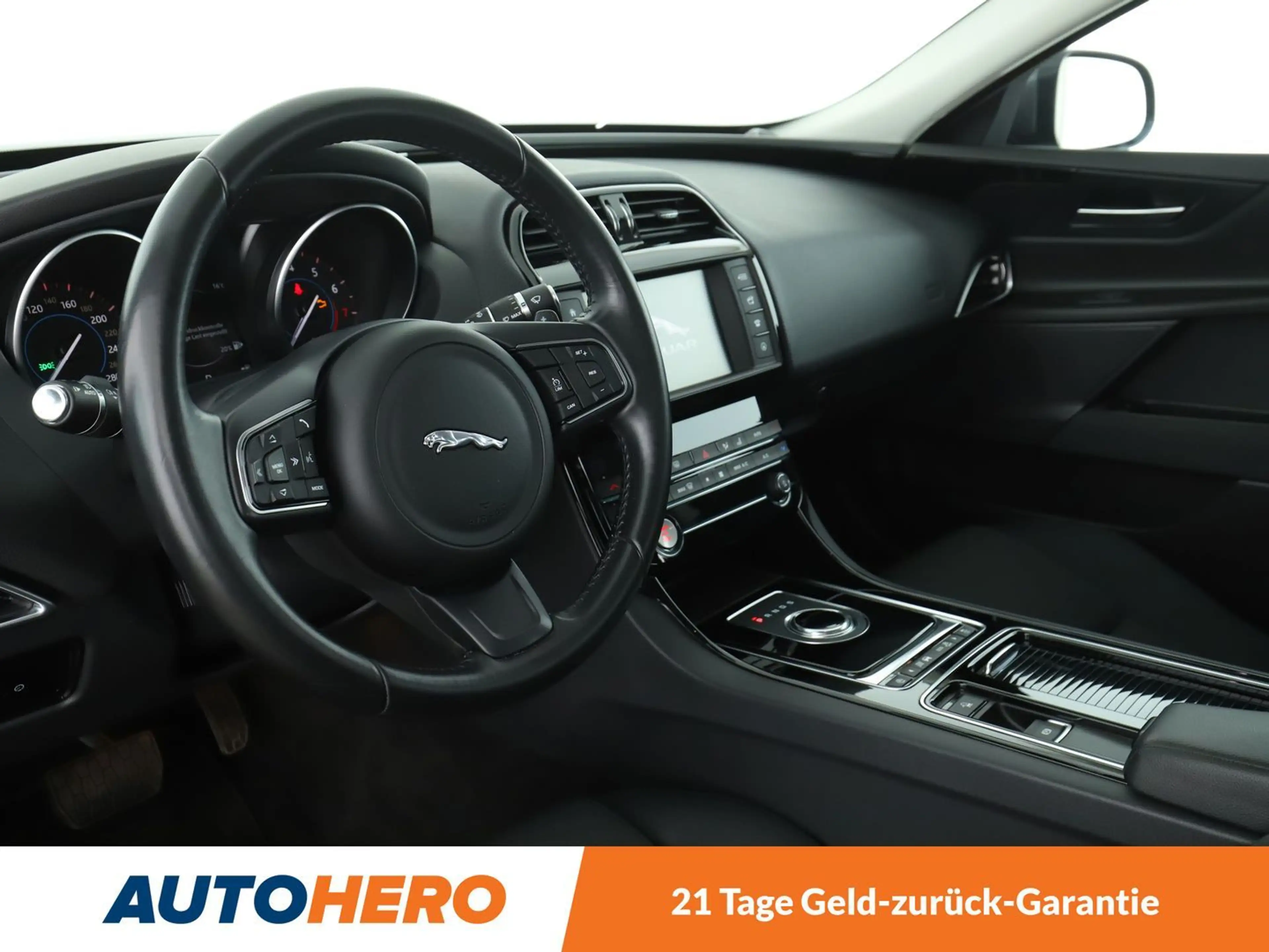 Jaguar XE 25t HSE Aut.*NAVI*LED*TEMPO*PDC*SHZ* — photo 13