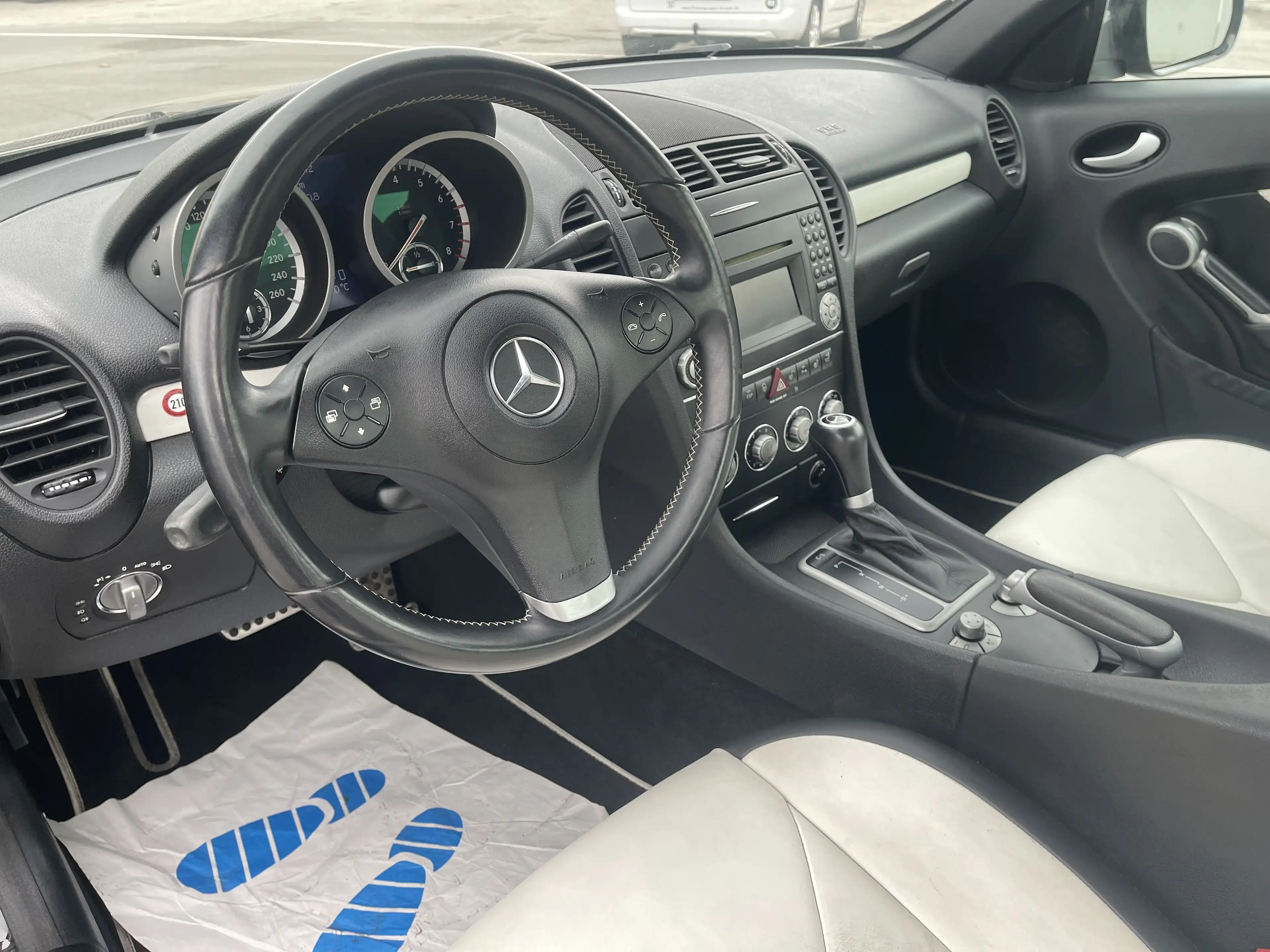 Mercedes-Benz SLK 200 2Look-Edition Roadster Designo Automatik Schwarz — photo 3