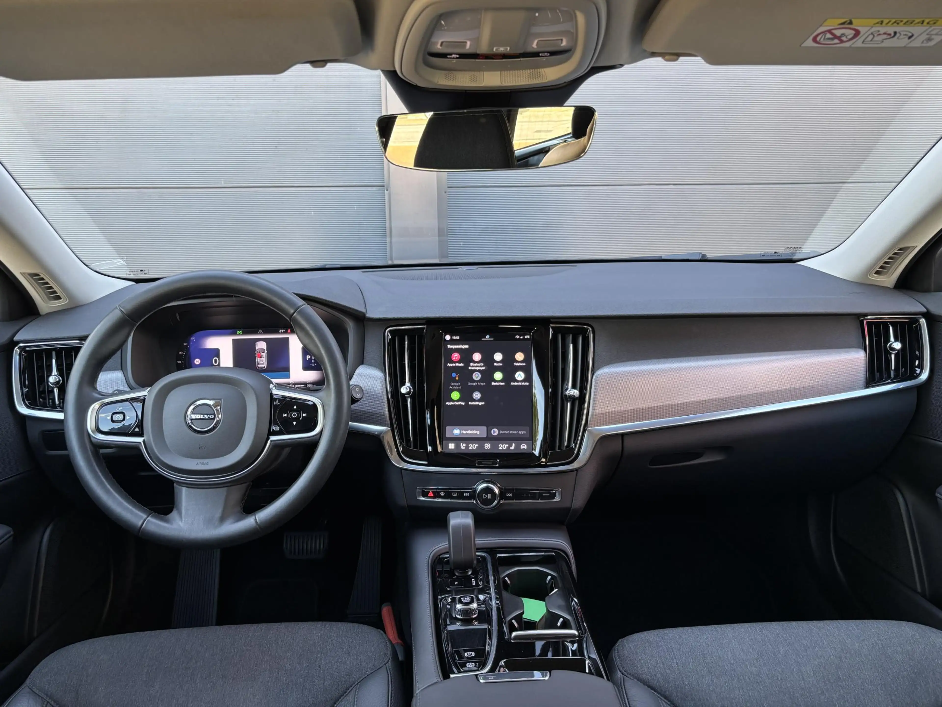 Volvo V90 2.0 T6 Plug-in hybrid AWD Essential Bright — photo 2