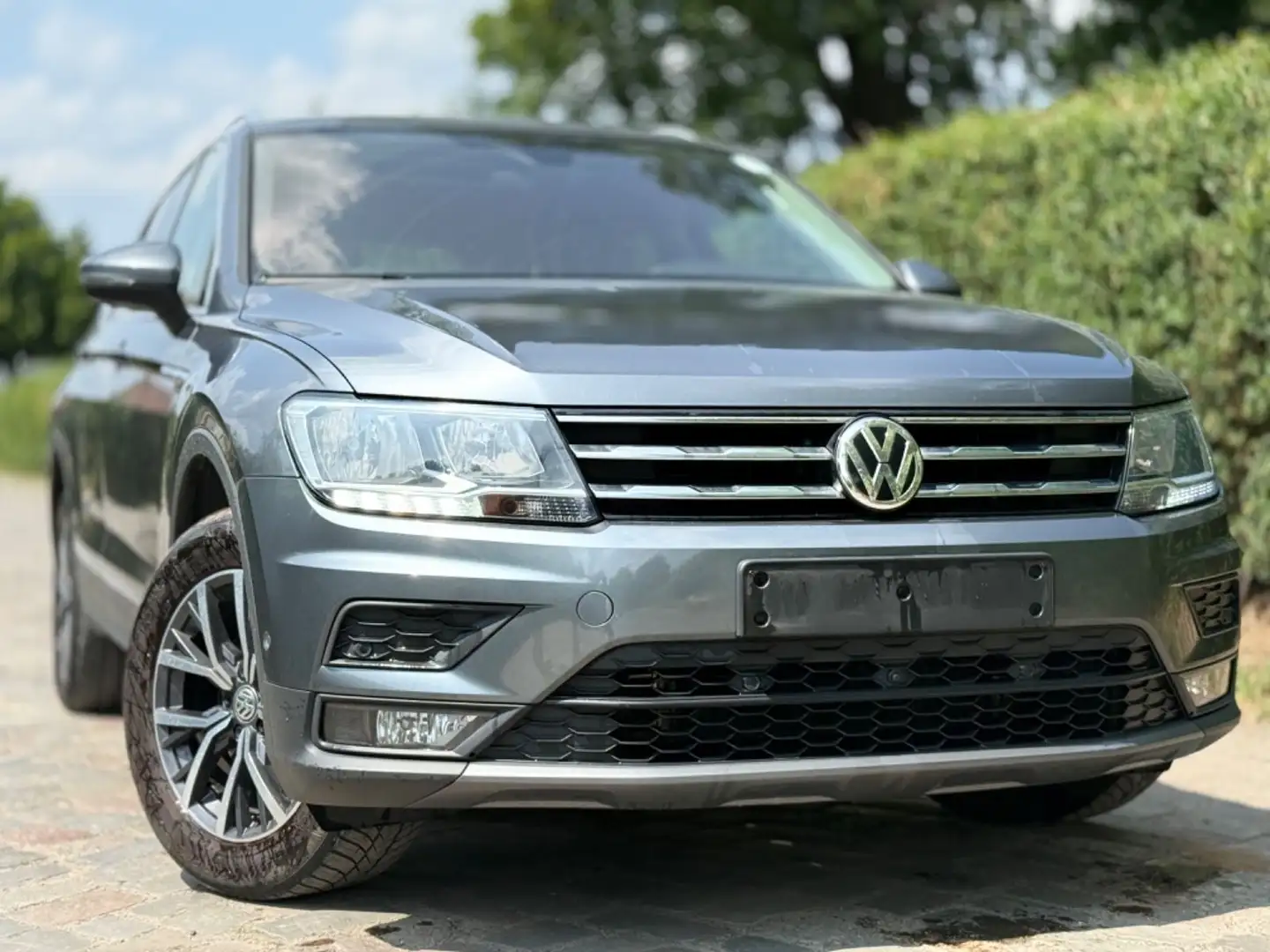Volkswagen Tiguan Allspace Comfortline*PANO*360KAM*1ERH*ACC Grau - 1