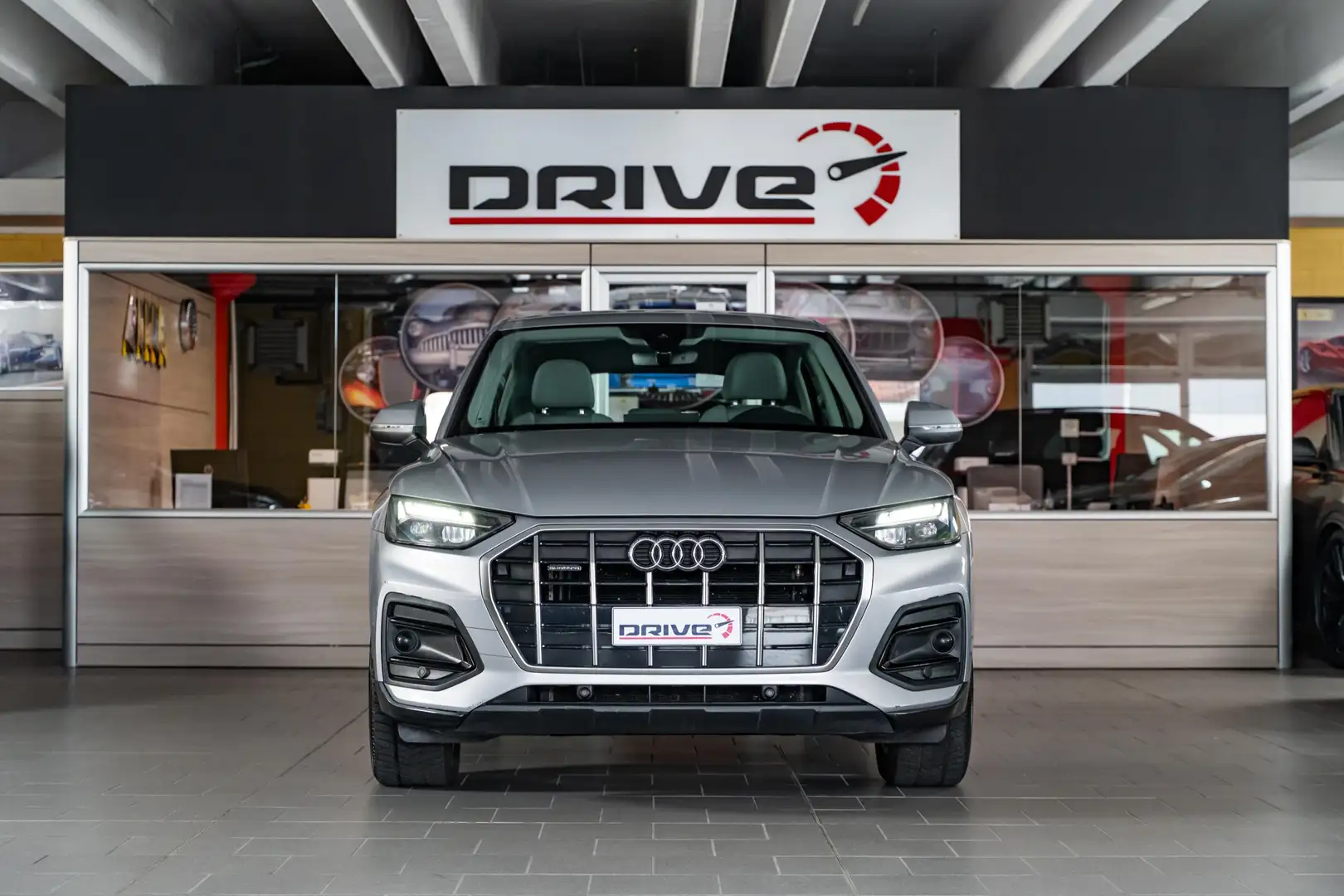 Audi Q5 40 2.0 tdi mhev 12V quattro s-tronic Silber - 2