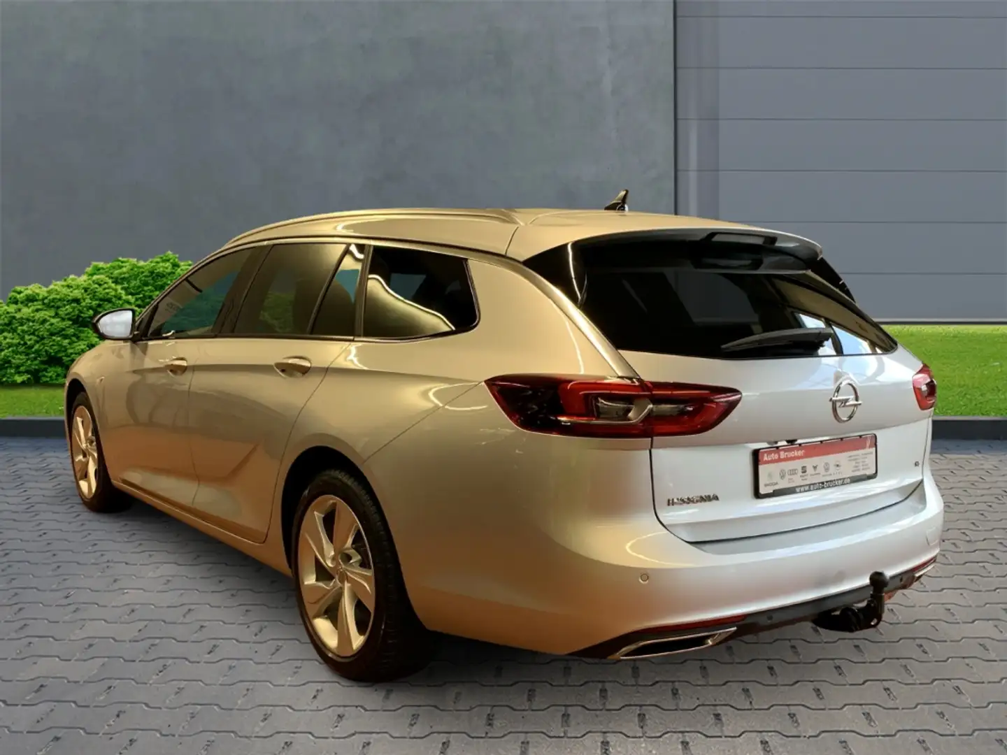 Opel Insignia B Sports Tourer Elegance 4x4 2.0 CDTI+AHK+Navi+LED Silber - 2