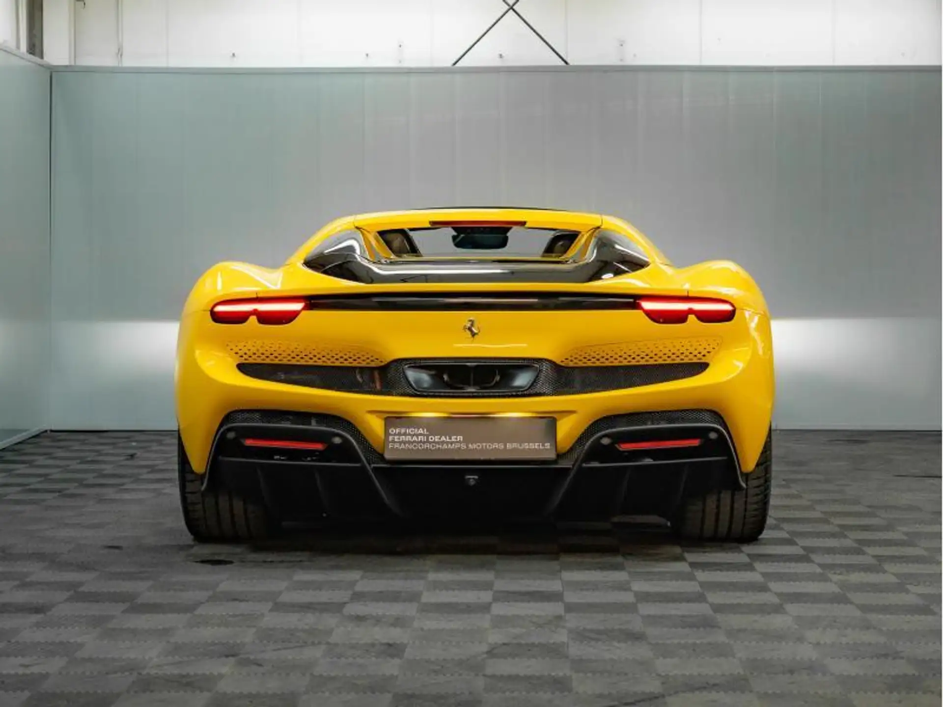 페라리 296 GTS 2025 노랑 사진 4