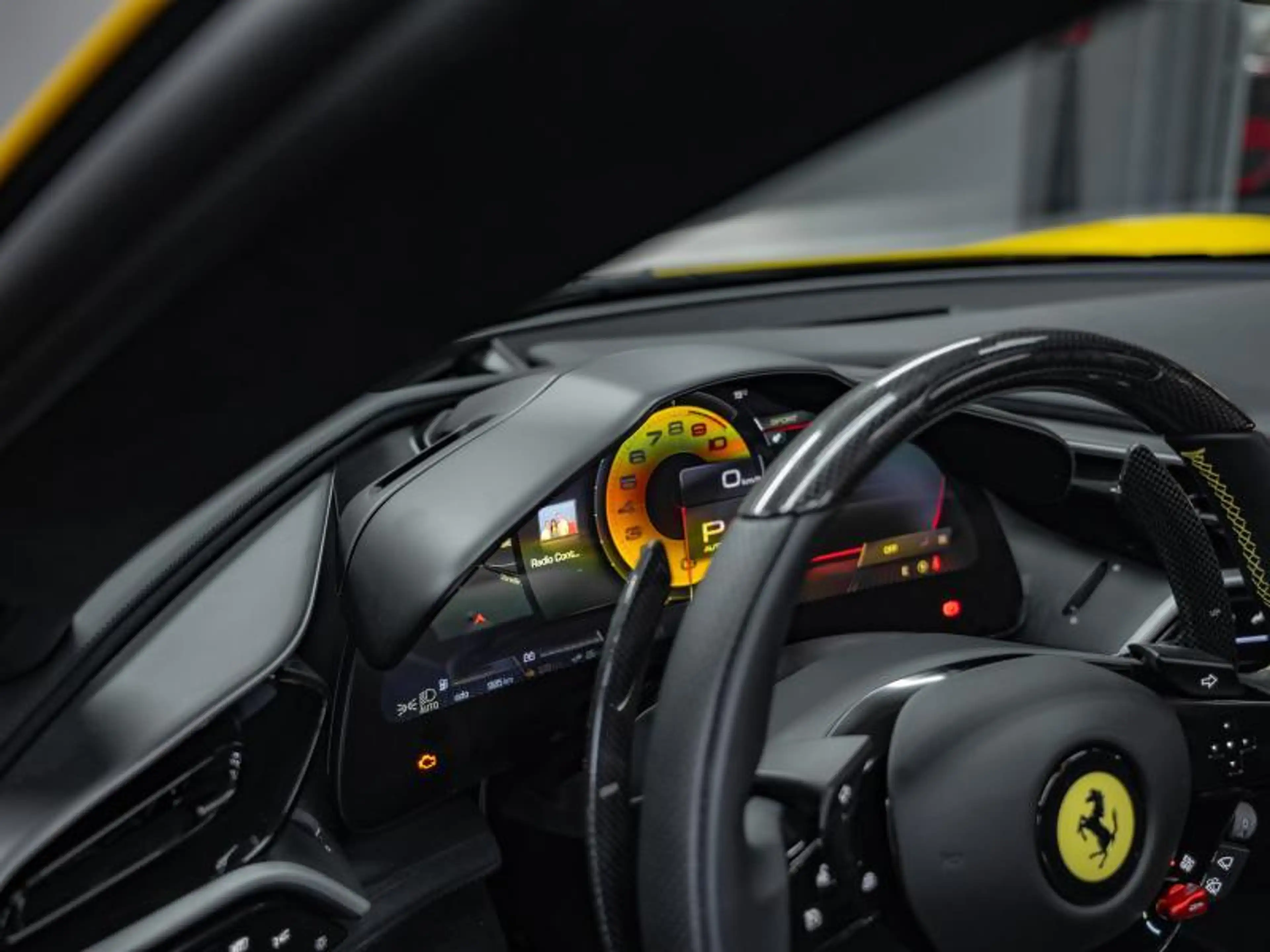 Ferrari 296 GTS Lift - Carbon seats - Alcantara — photo 13