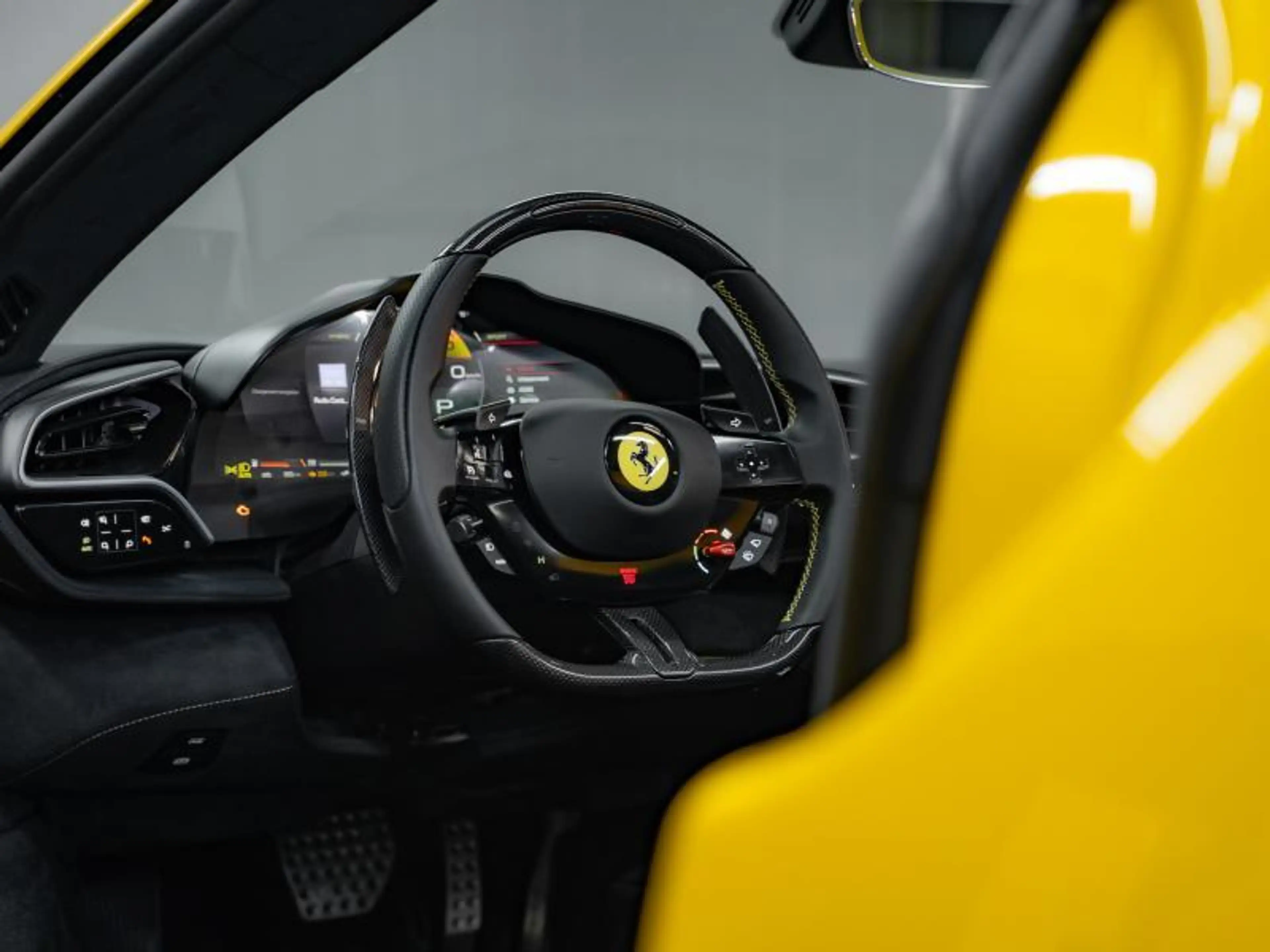 Ferrari 296 GTS Lift - Carbon seats - Alcantara — photo 14
