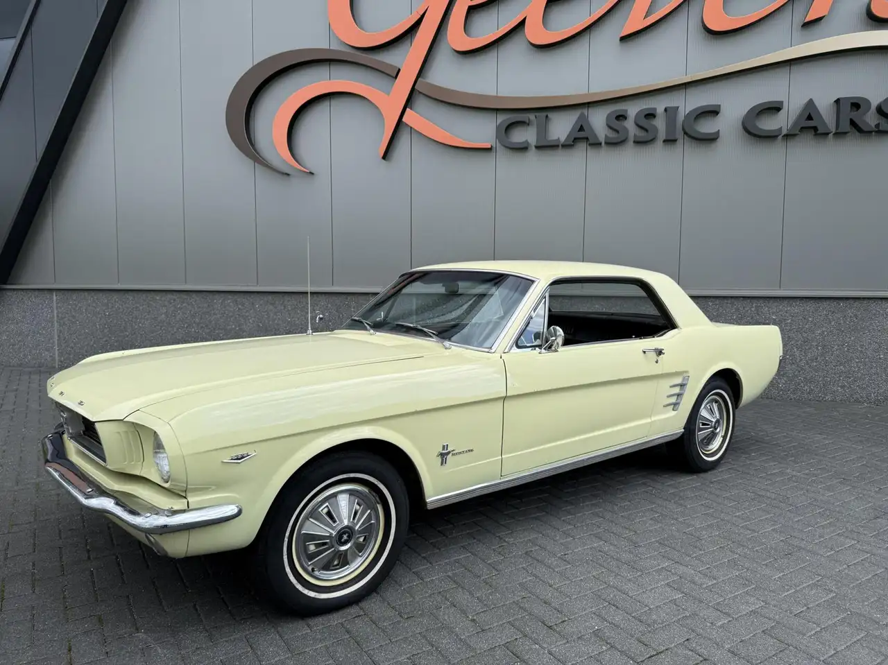 Ford Mustang Coupe, foto 11