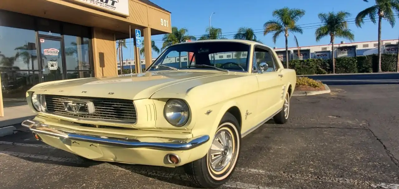 Ford Mustang Coupe, foto 3