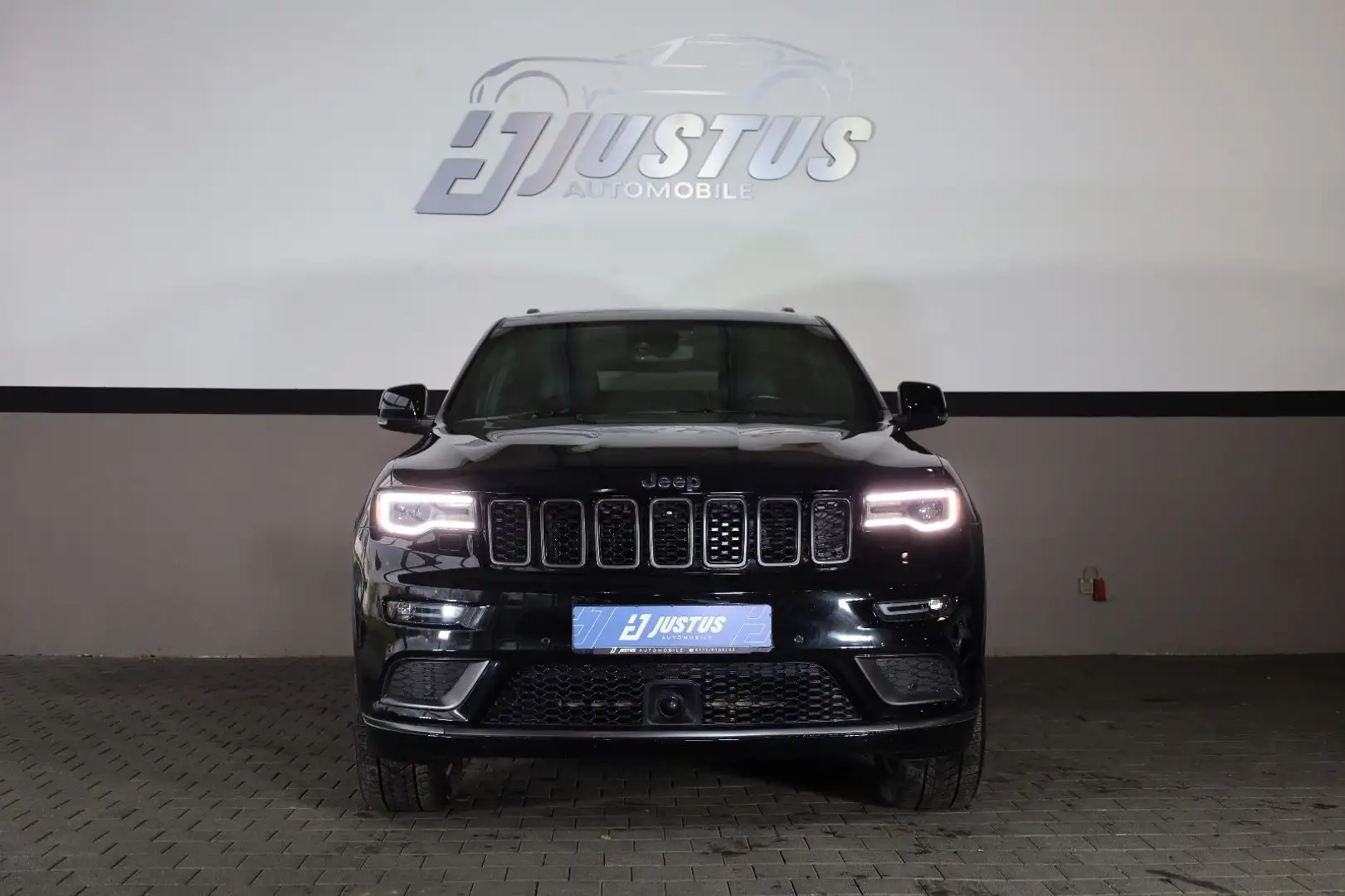 Jeep Grand Cherokee 5.7V8 Limited/BRCGAS/ACC/PANO/R20 Schwarz - 2