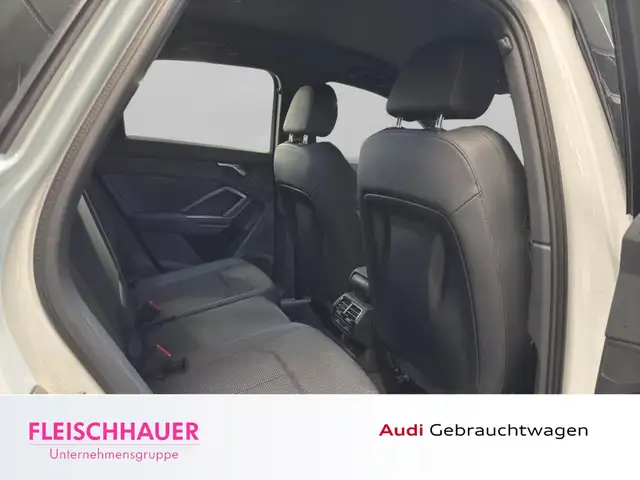 Audi Q3 view 20