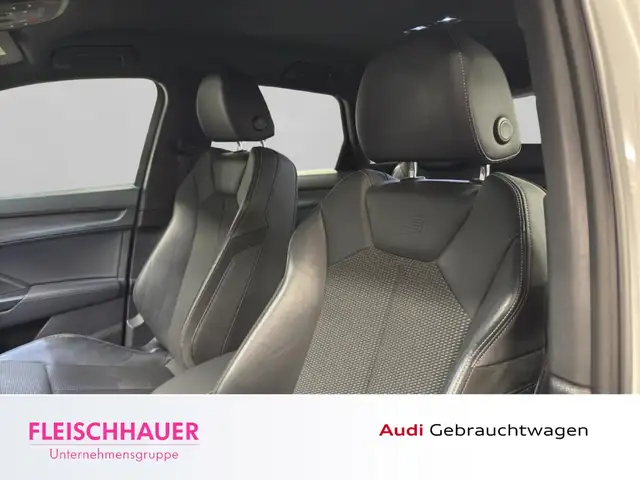 Audi Q3 view 24