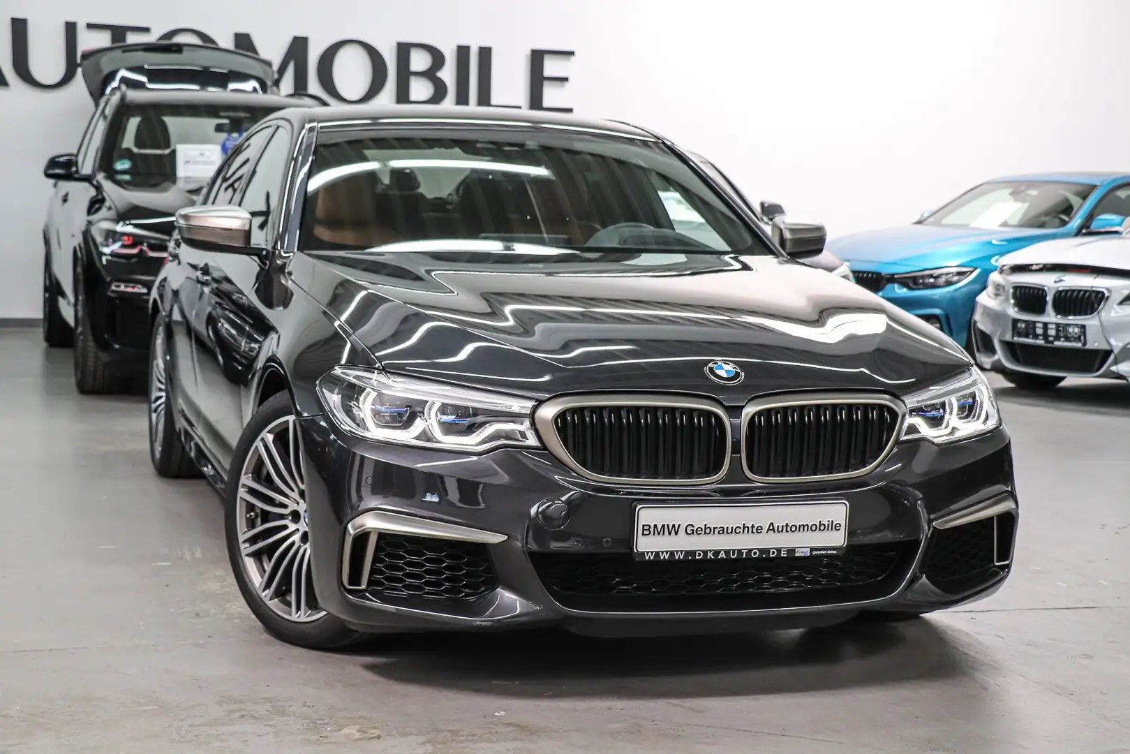 BMW M550 i xDrive Sport-Aut./HARMAN/KAMERA/LASERLICHT/ Grijs - 2