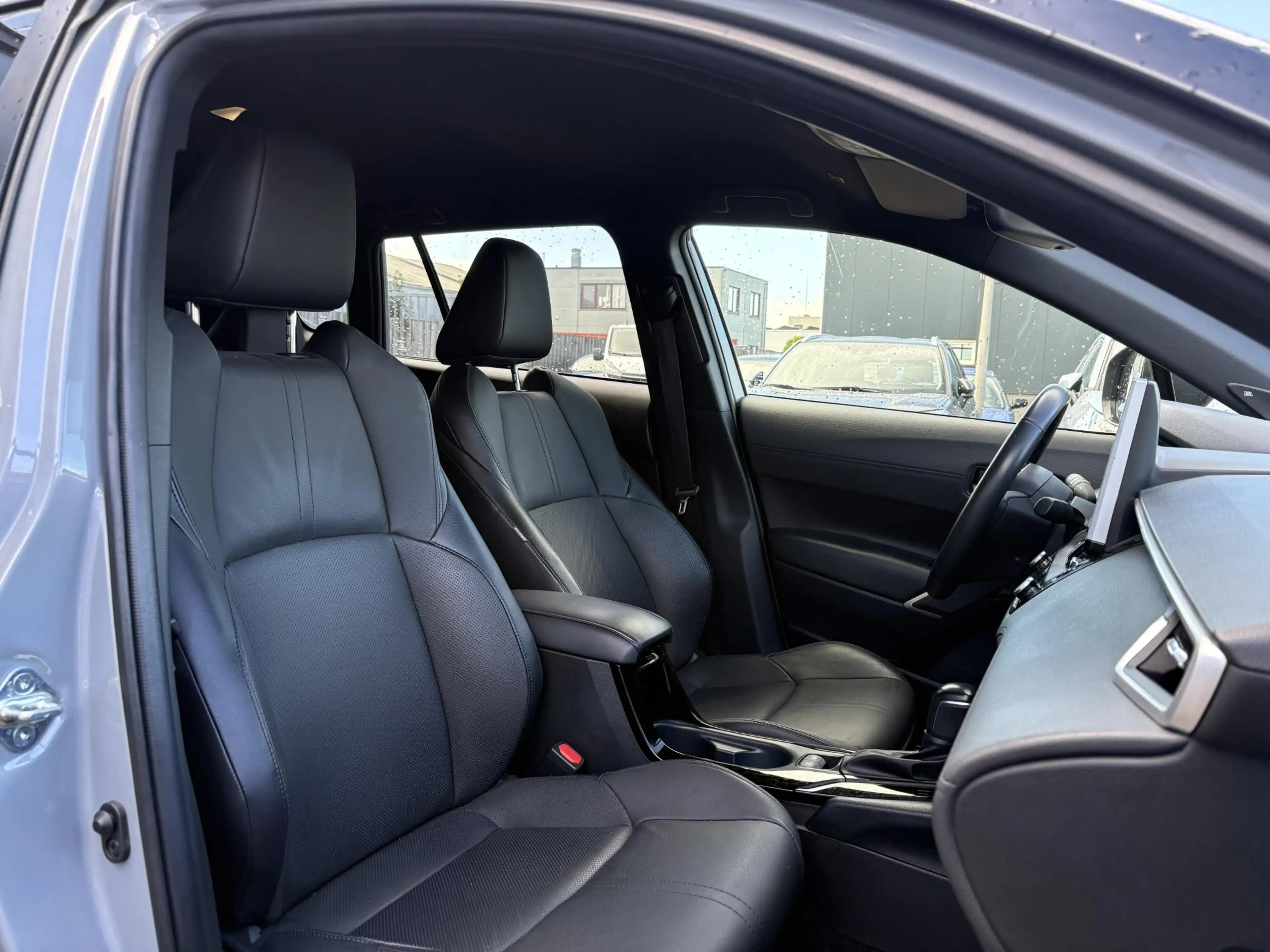 Toyota Corolla Cross 2.0 High Power Hybrid Launch Edition — photo 11