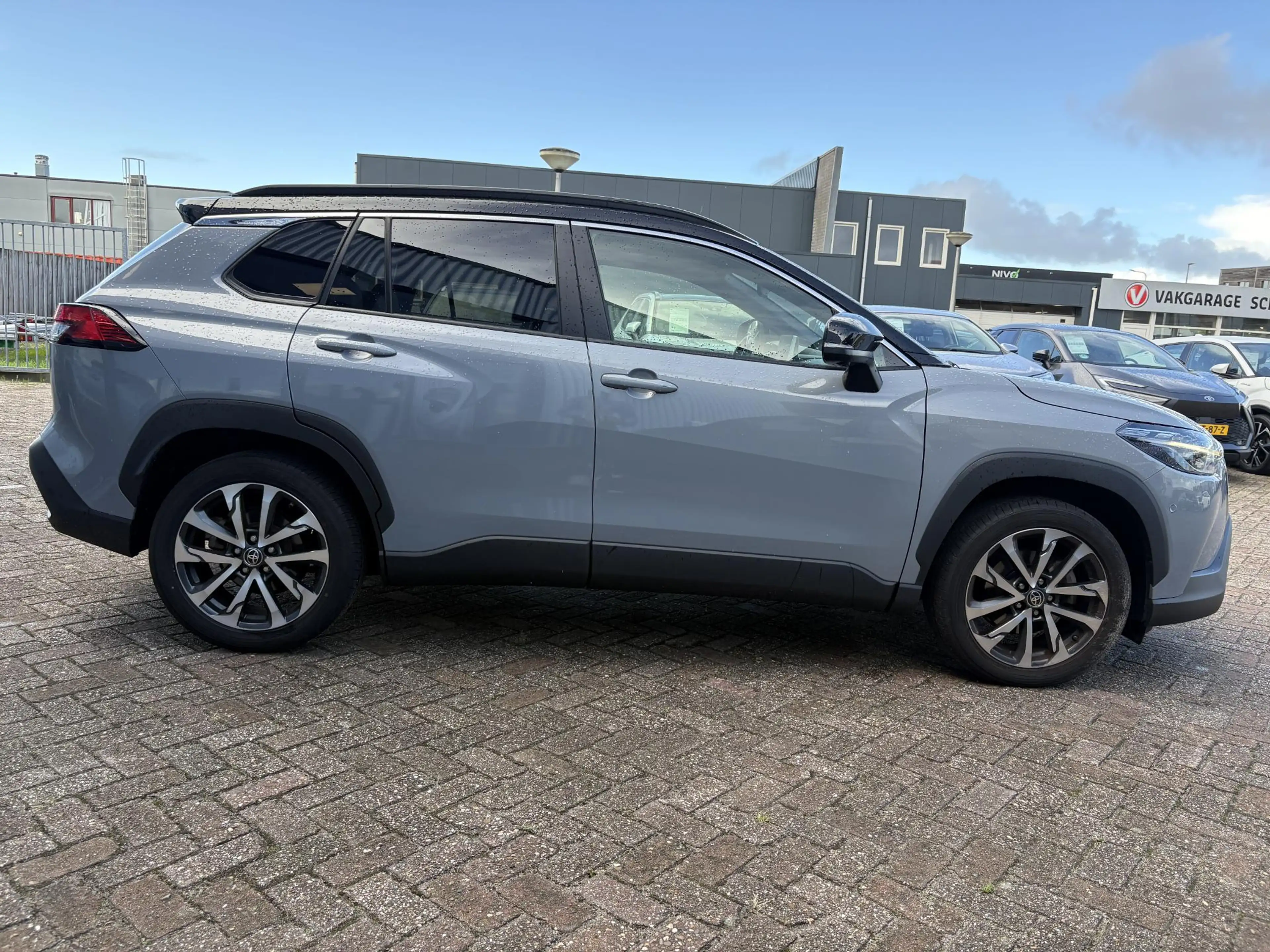 Toyota Corolla Cross 2.0 High Power Hybrid Launch Edition — photo 8