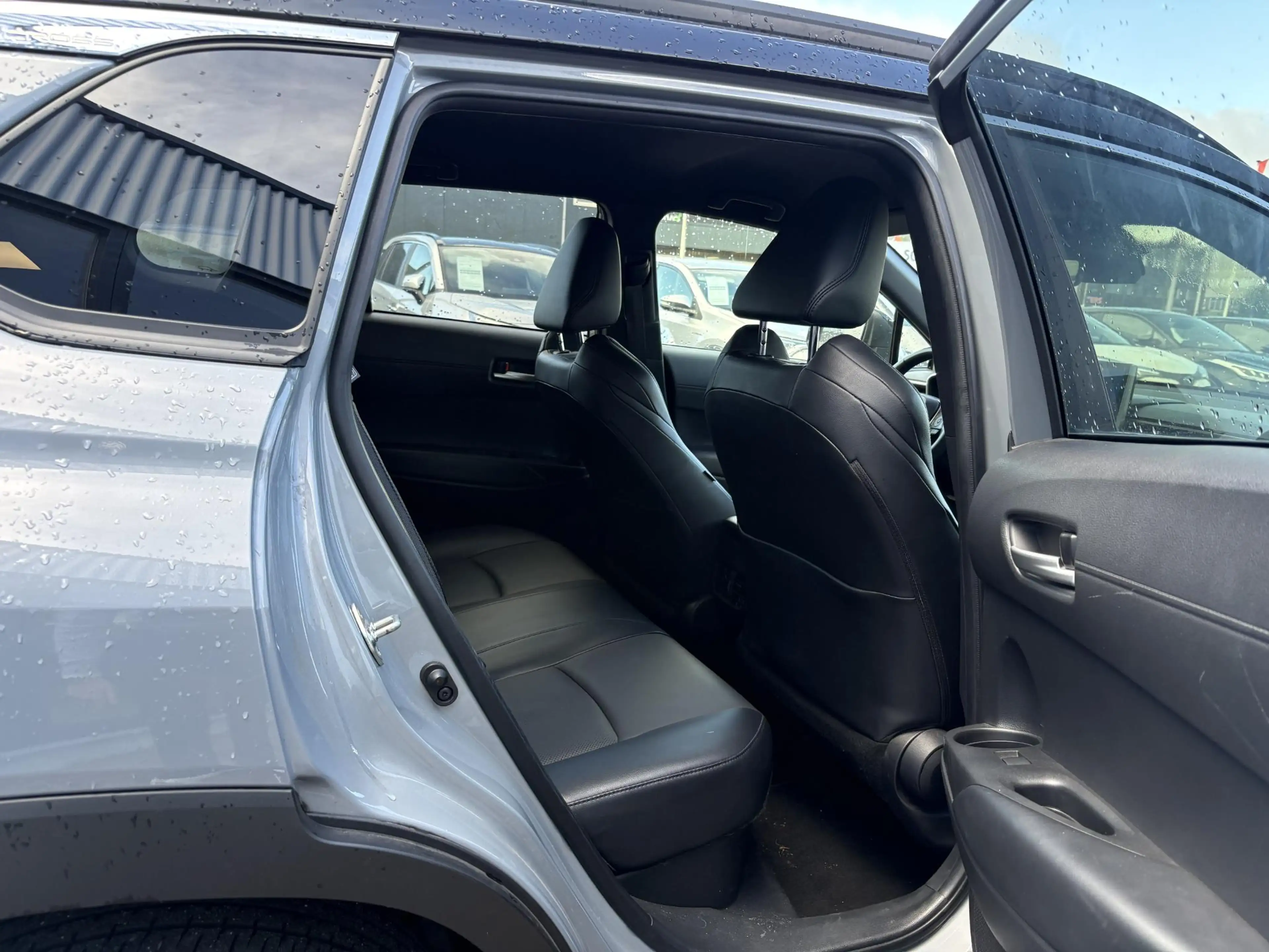 Toyota Corolla Cross 2.0 High Power Hybrid Launch Edition — photo 12