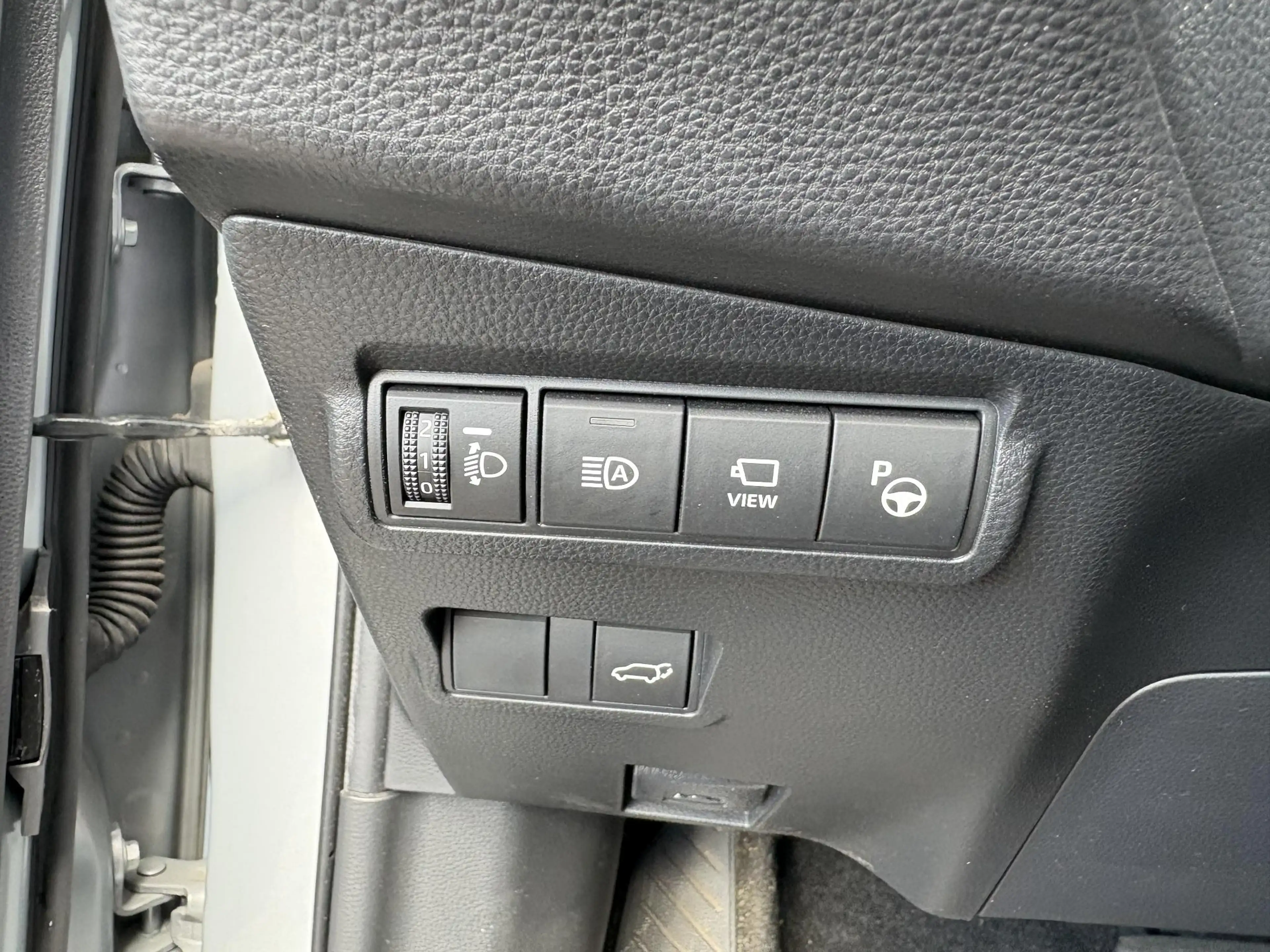 Toyota Corolla Cross 2.0 High Power Hybrid Launch Edition — photo 14