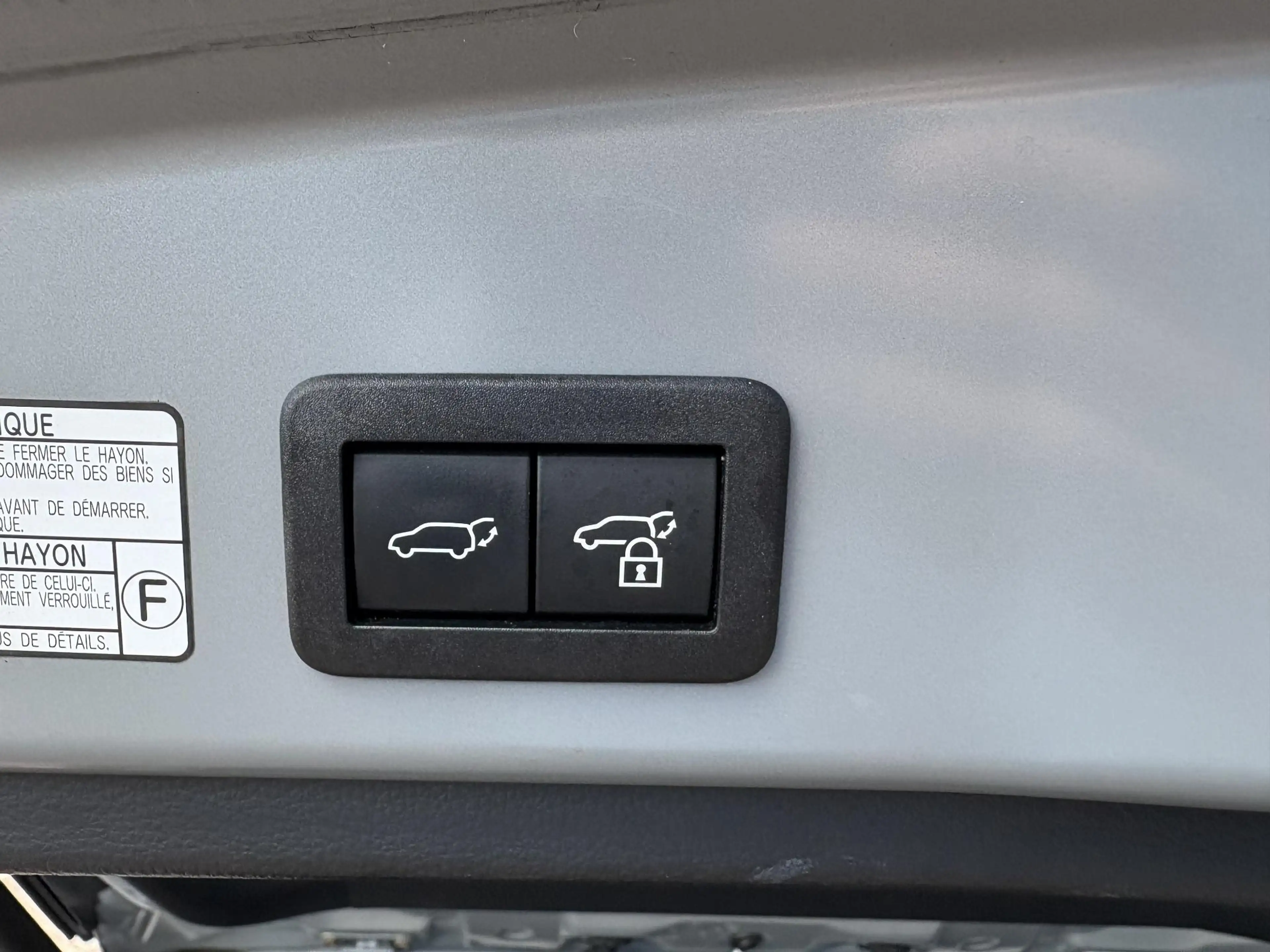Toyota Corolla Cross 2.0 High Power Hybrid Launch Edition — photo 7