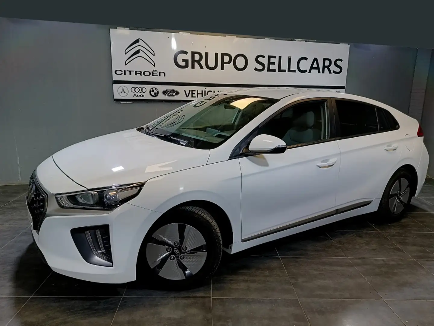 Hyundai IONIQ HEV 1.6 GDI Klass Bianco - 2
