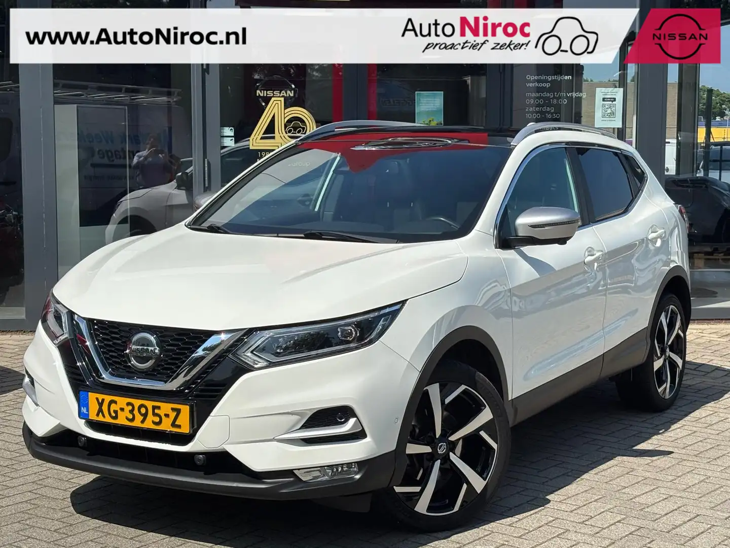 Nissan Qashqai DIG-T 115 Tekna Plus | PANORAMADAK | LEDER | STOEL Wit - 1