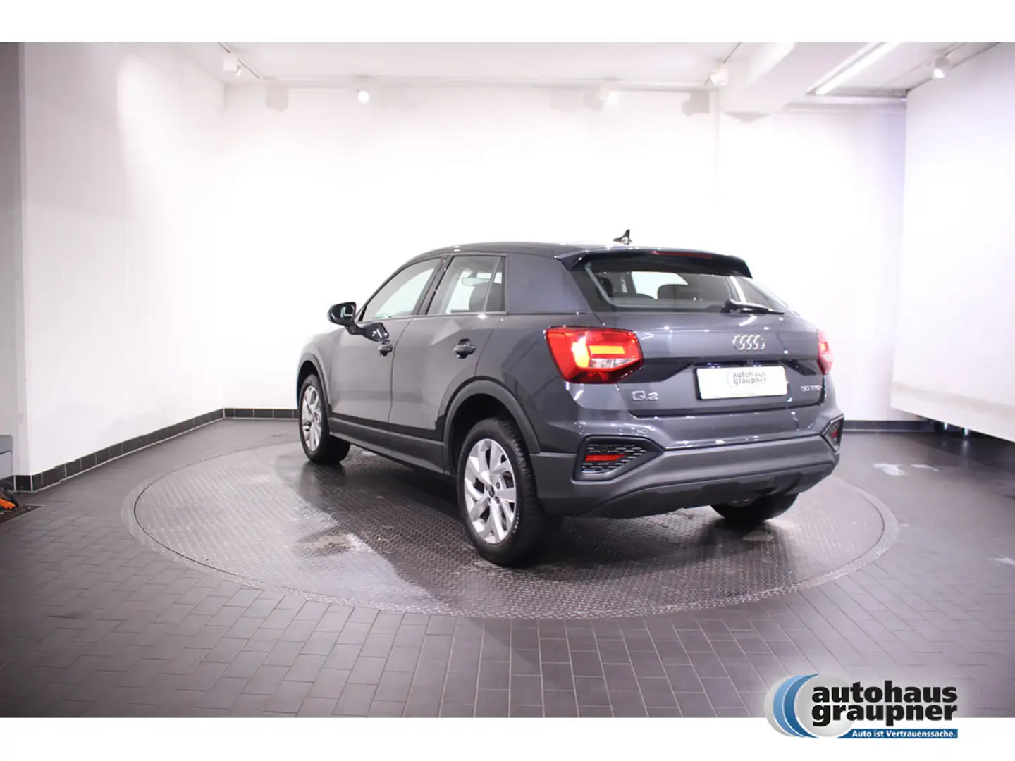 Audi Q2 30 TFSI KLIMA PDC SHZ KAMERA NAVI LED Grau - 2
