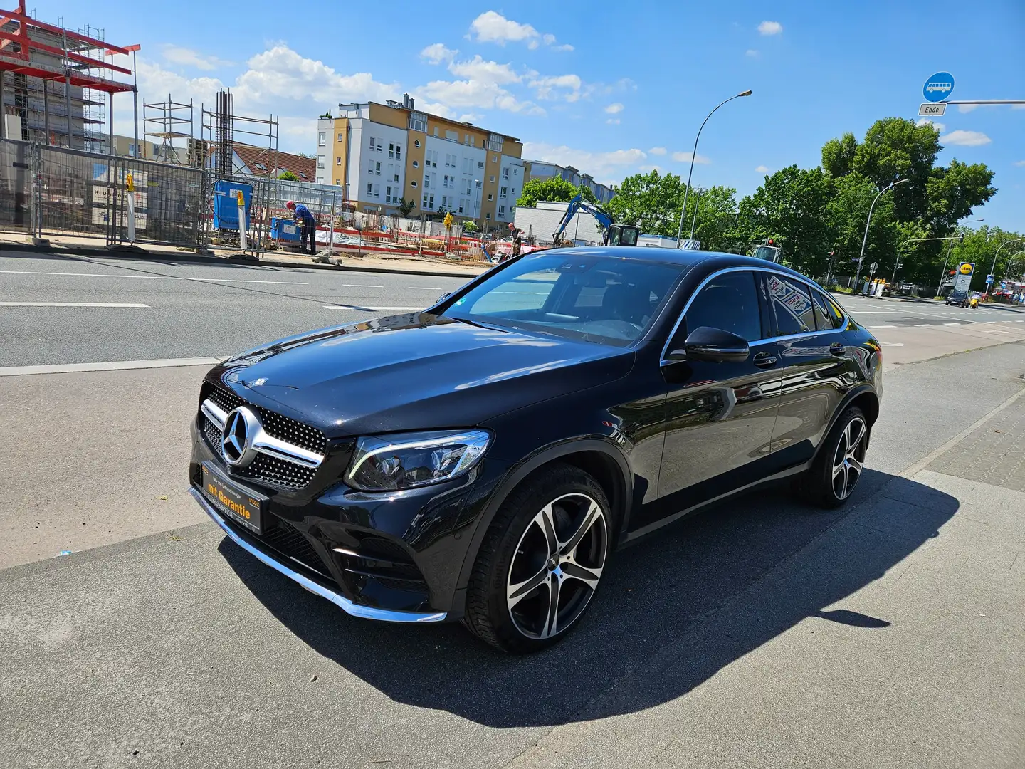 Mercedes-Benz GLC 220 d Coupe 4Matic 9G-TRONIC AMG Line crna - 2