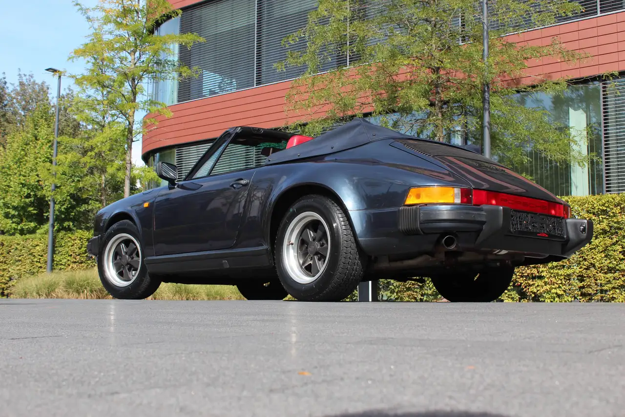 Porsche 911 Carrera Cabrio: volles Porsche Scheckheftgepflegt, orig. Porsche-Werkswagen, G50, Turbositze, H-Kennz., 3,2l G-Modell, foto 8