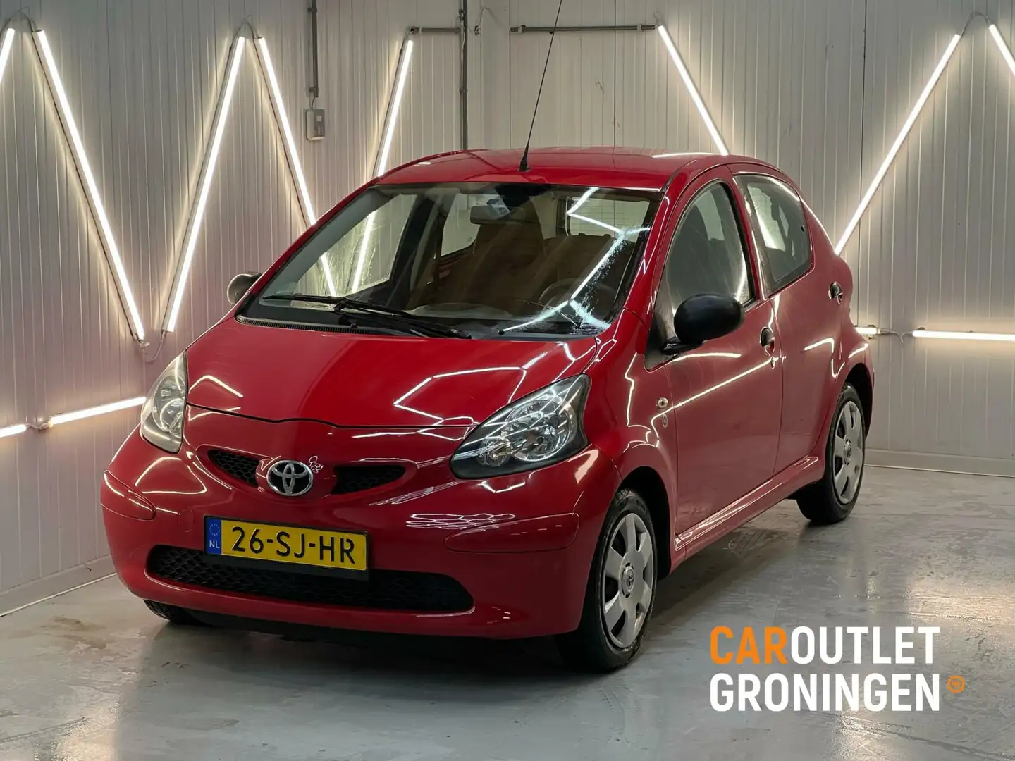 Toyota Aygo 1.0-12V 5-DRS | Zuinig&Betrouwbaar | NAP | CARPLAY Rood - 1