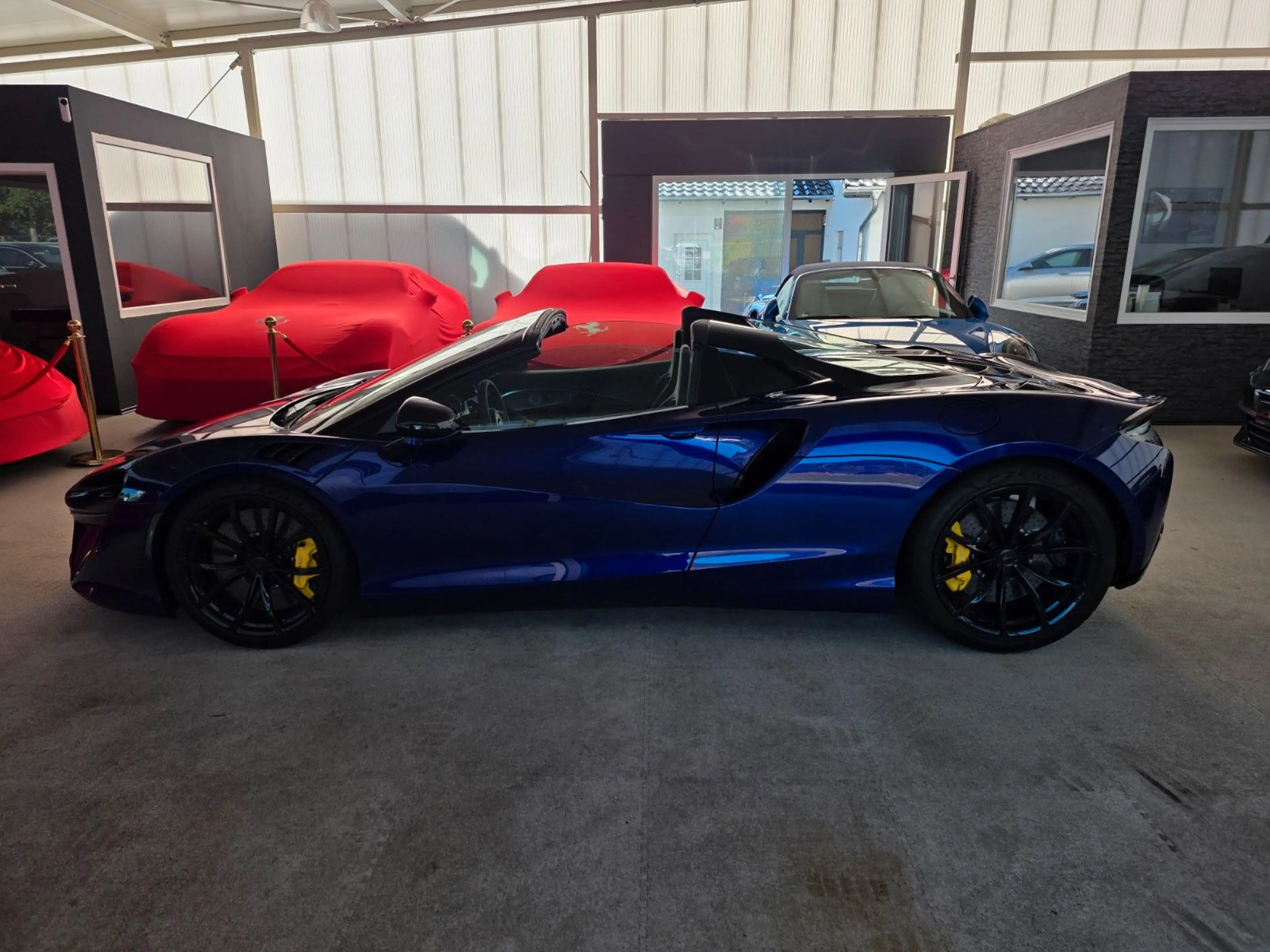 McLaren Artura Spider — photo 12