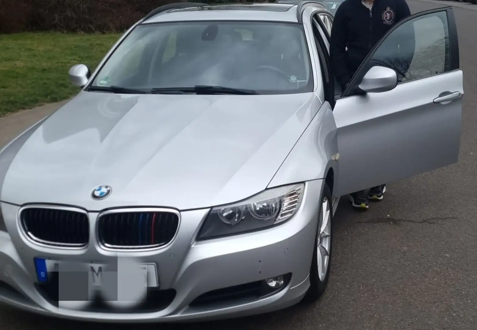 BMW 320 320d DPF Touring - 1