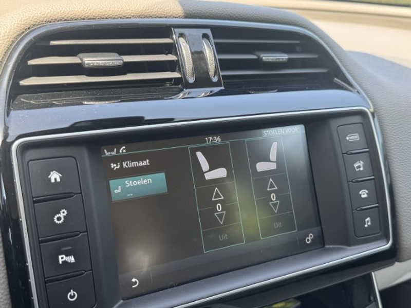 Jaguar XE 2.0 Portfolio — photo 15