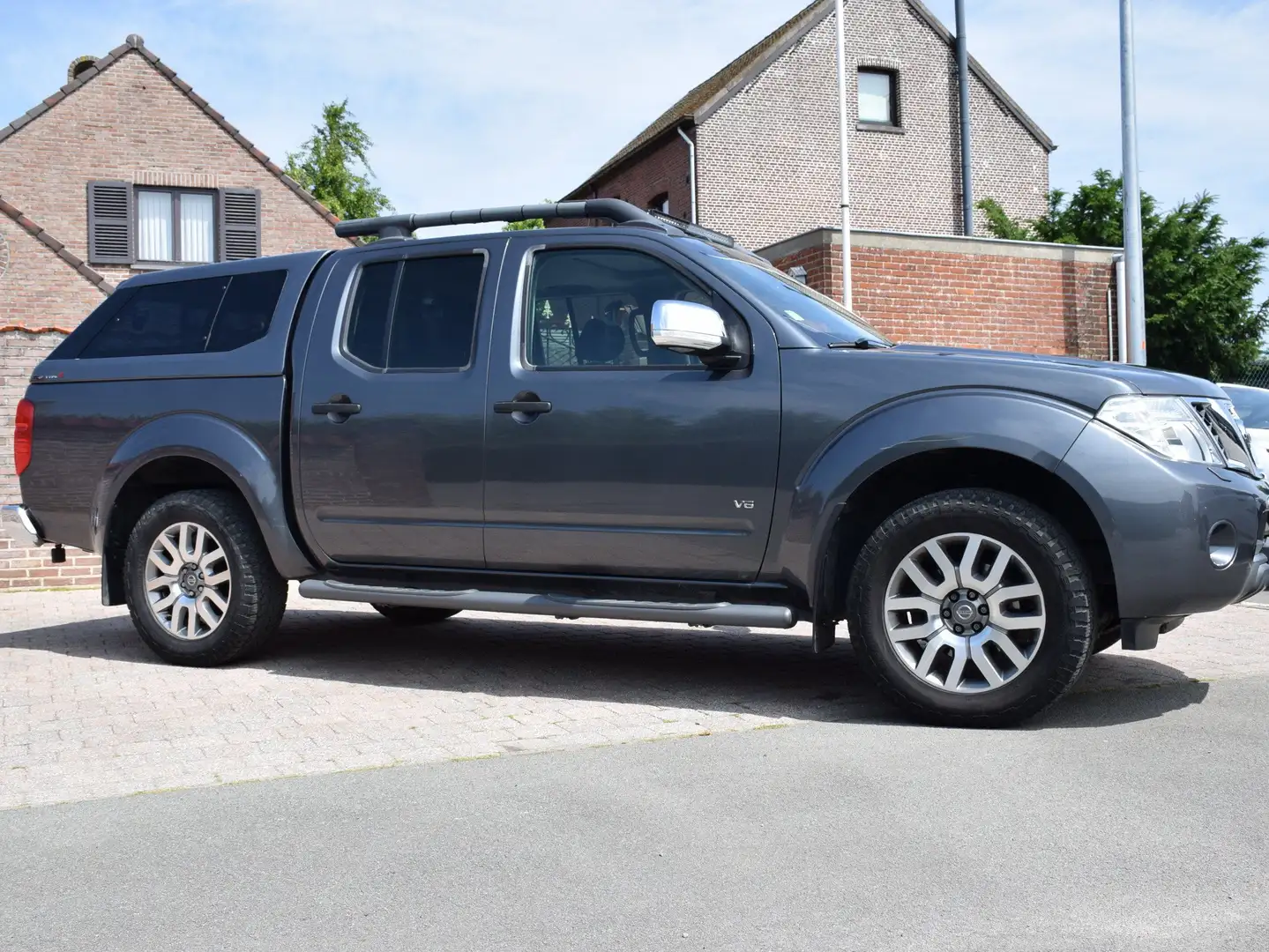 Nissan Navara 3.0 dCi V6 4x4 TEKNA Gris - 1