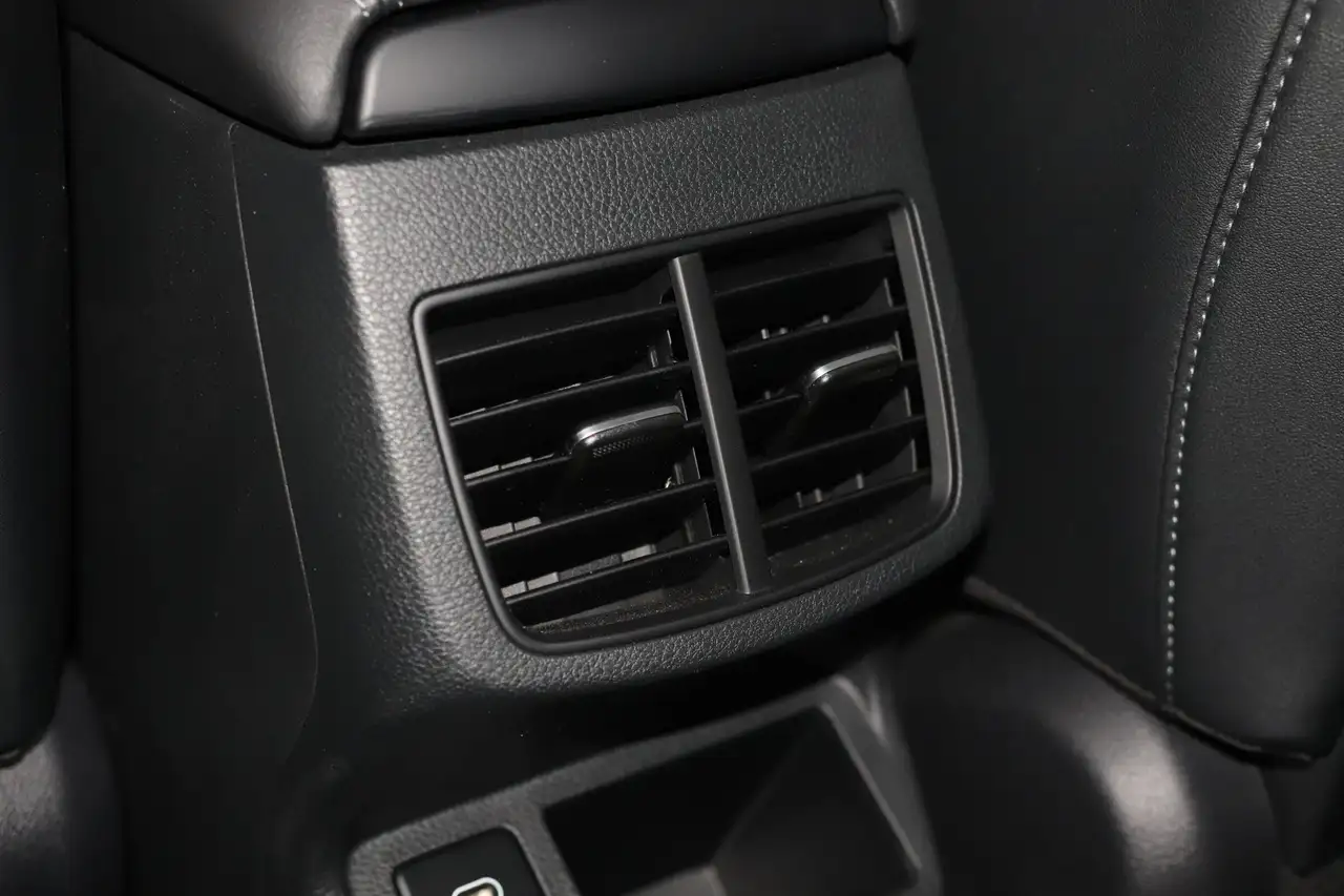 Kia Seltos снимка Kia Seltos