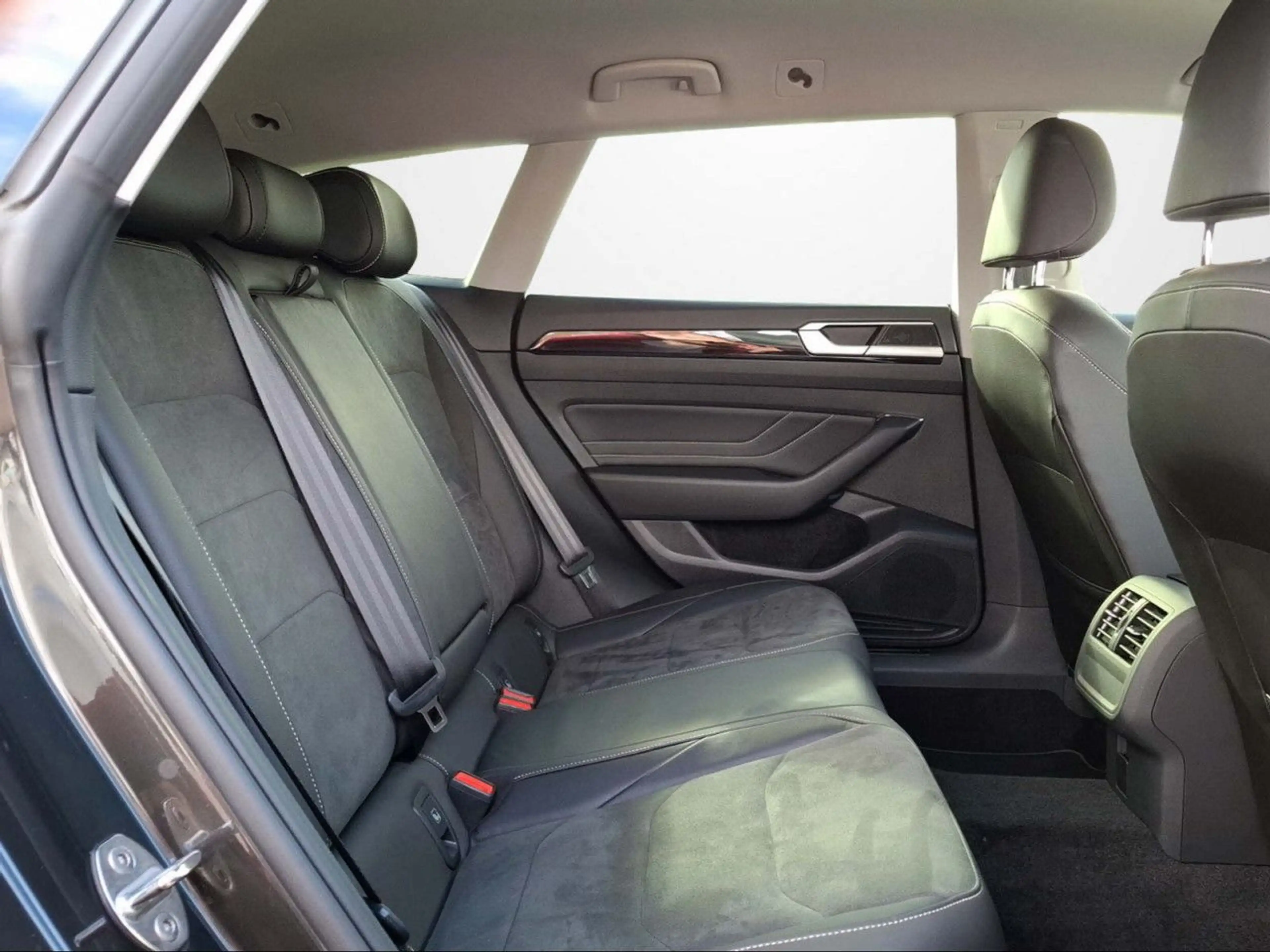Volkswagen Arteon SHOOTINGBRAKE 2.0 TDI ELEGANCE AZV+APP+NAVI — photo 12