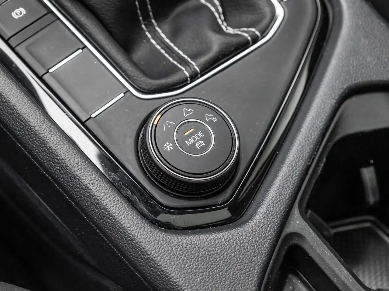 Volkswagen Taos снимка Volkswagen Taos