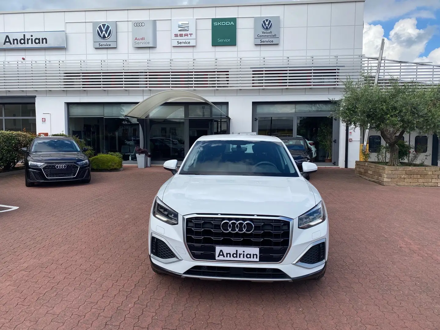 Audi Q2 35 TFSI S tronic Admired Advanced Bianco - 2