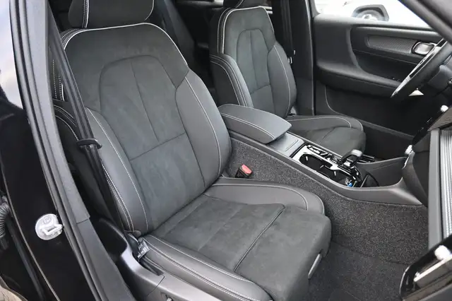 Volvo XC40 view 13