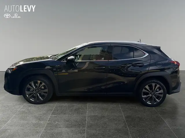 Lexus Ux view 3