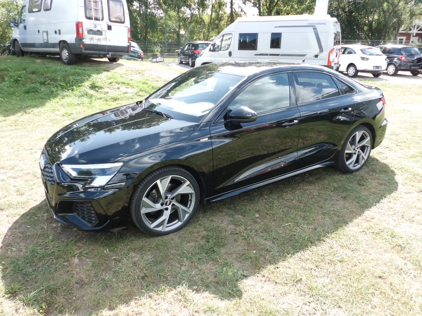 Audi A3 35 TDI S line Schwarz - 1