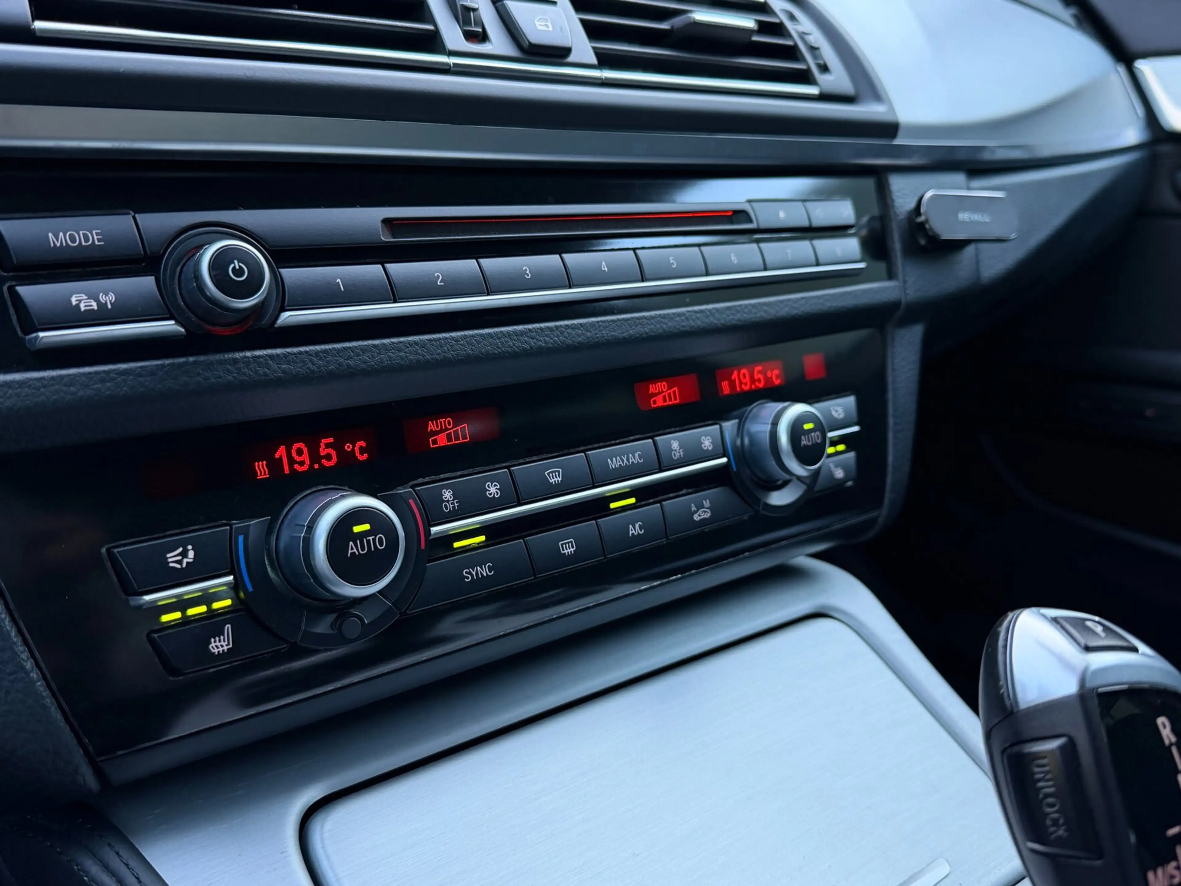 BMW 520 5-Serie Touring 520D Xdrive M-Sport Mondstein Meta — photo 11