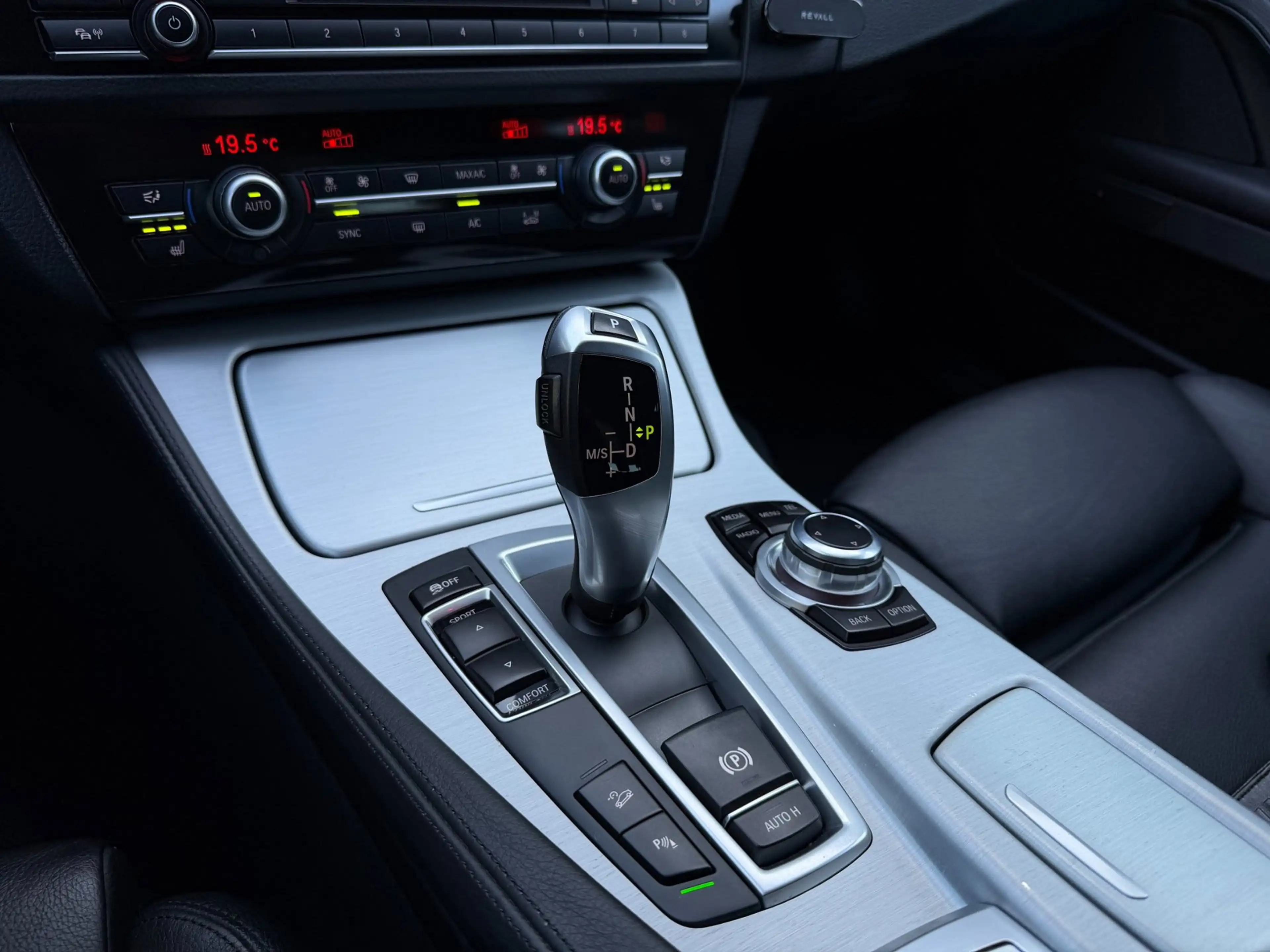 BMW 520 5-Serie Touring 520D Xdrive M-Sport Mondstein Meta — photo 9