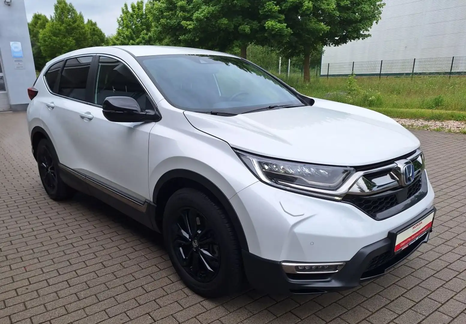 Honda CR-V e:HEV 2.0 i-MMD Hybrid 2WD Sport Line Bílá - 2