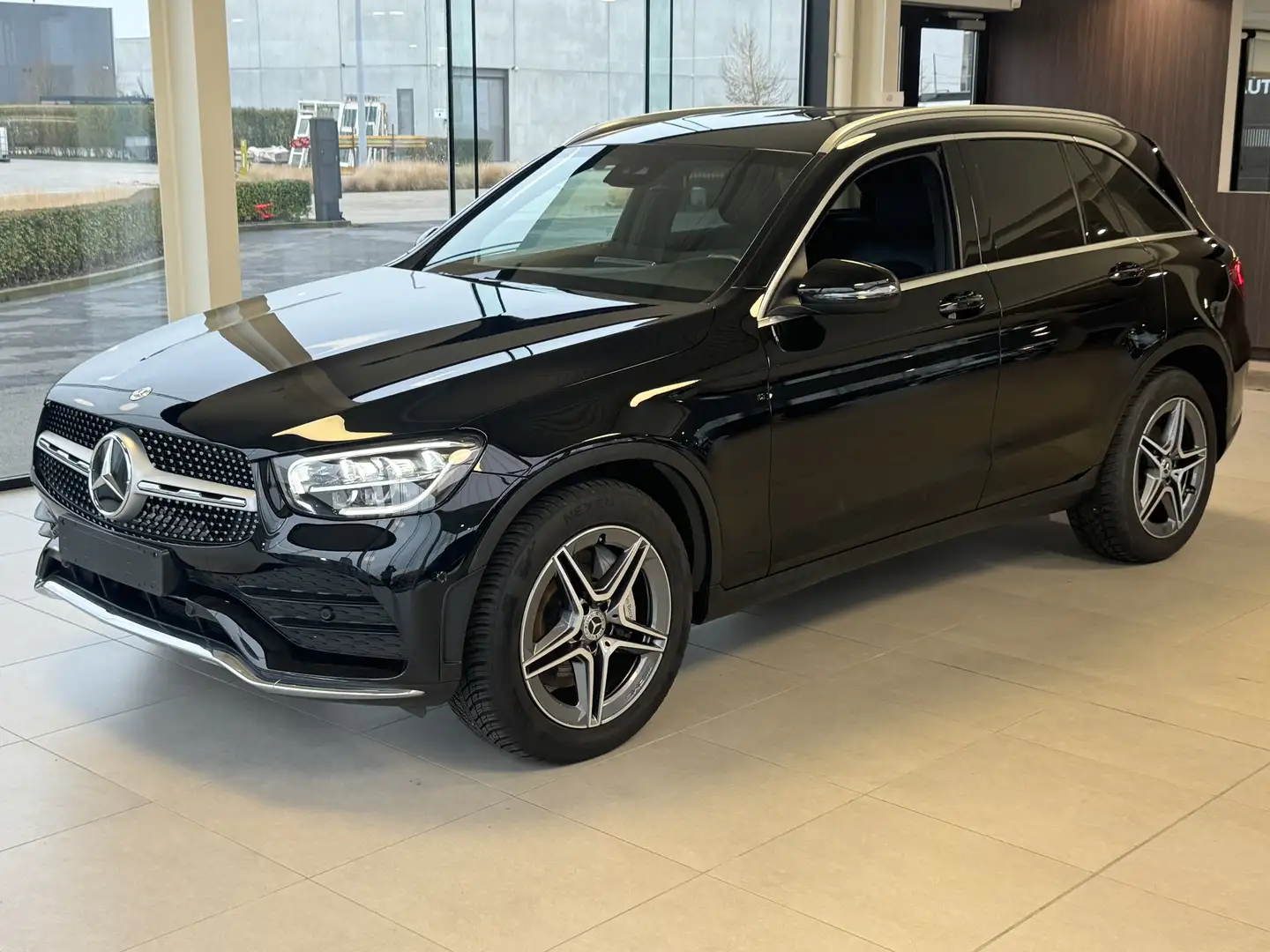 Mercedes-Benz GLC 200 4-Matic AMG Line - 197 PK **AUTOMAAT** Noir - 2