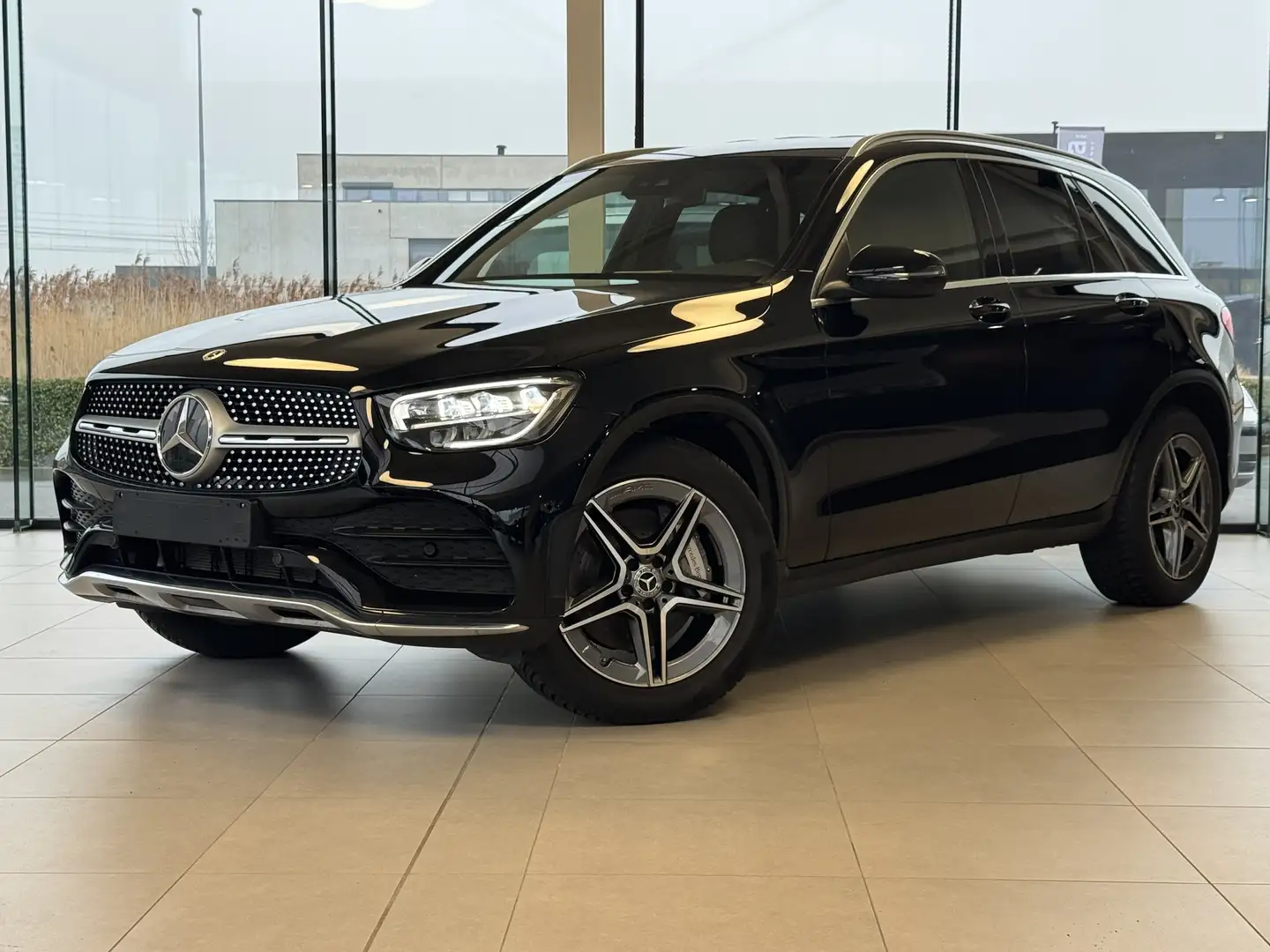 Mercedes-Benz GLC 200 4-Matic AMG Line - 197 PK **AUTOMAAT** Noir - 1