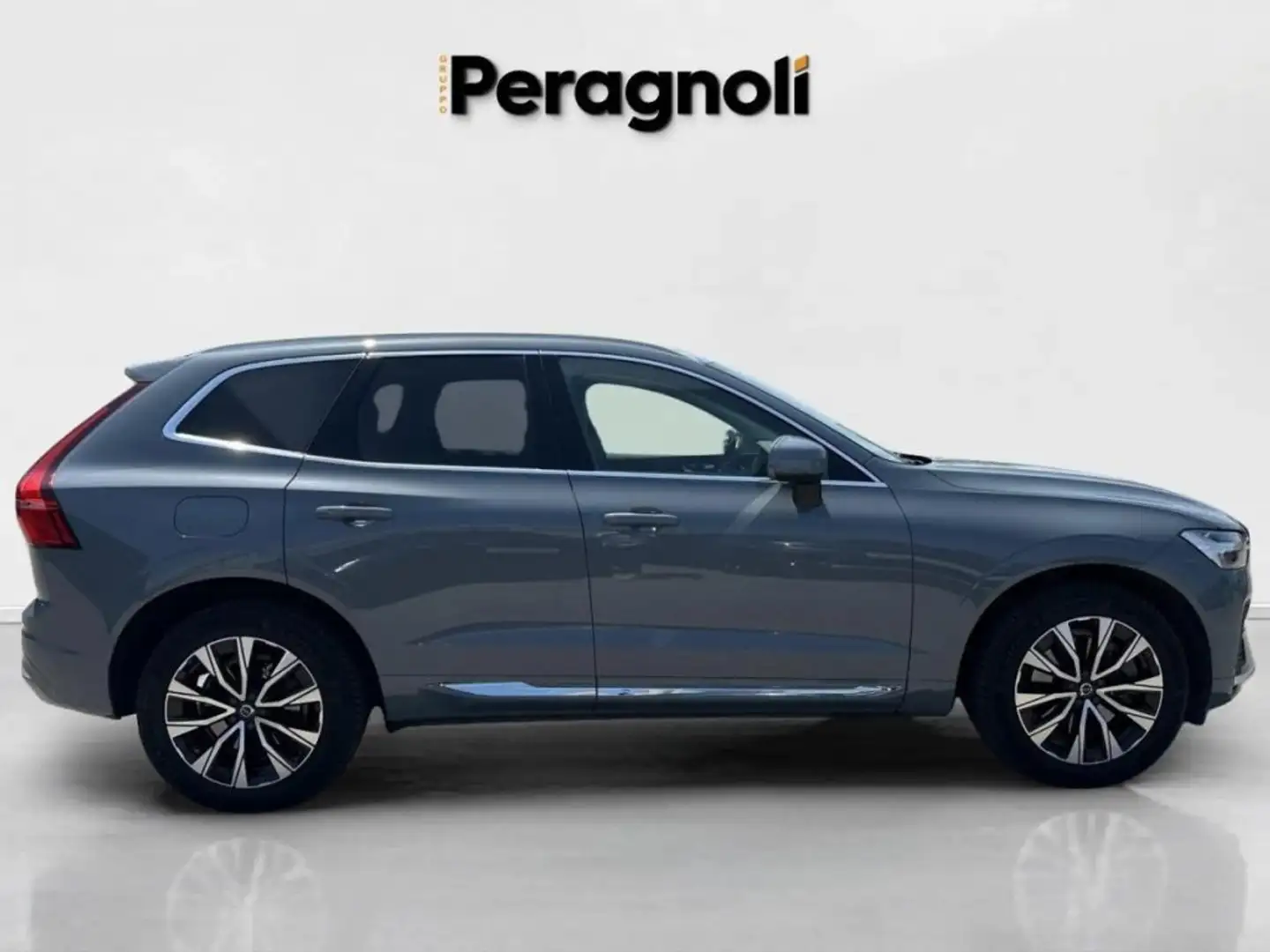 Volvo XC60 B4 (d) AWD automatico Ultimate Bright N1 Grigio - 2