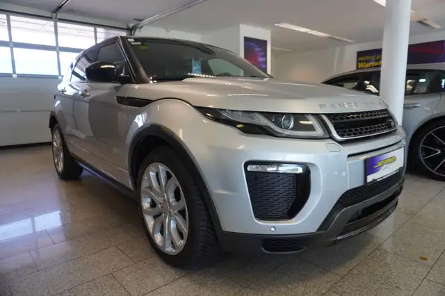 Land Rover Range Rover Evoque view 3