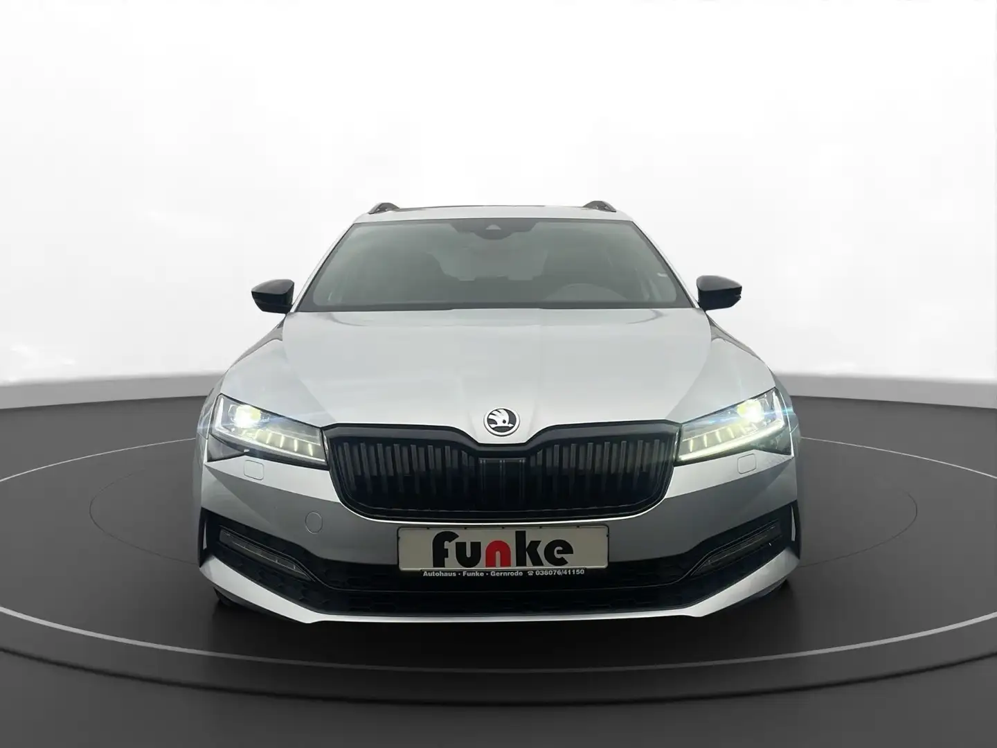 Skoda Superb Kombi Sportline**AHK**MATRIX**KAMERA** Silber - 2