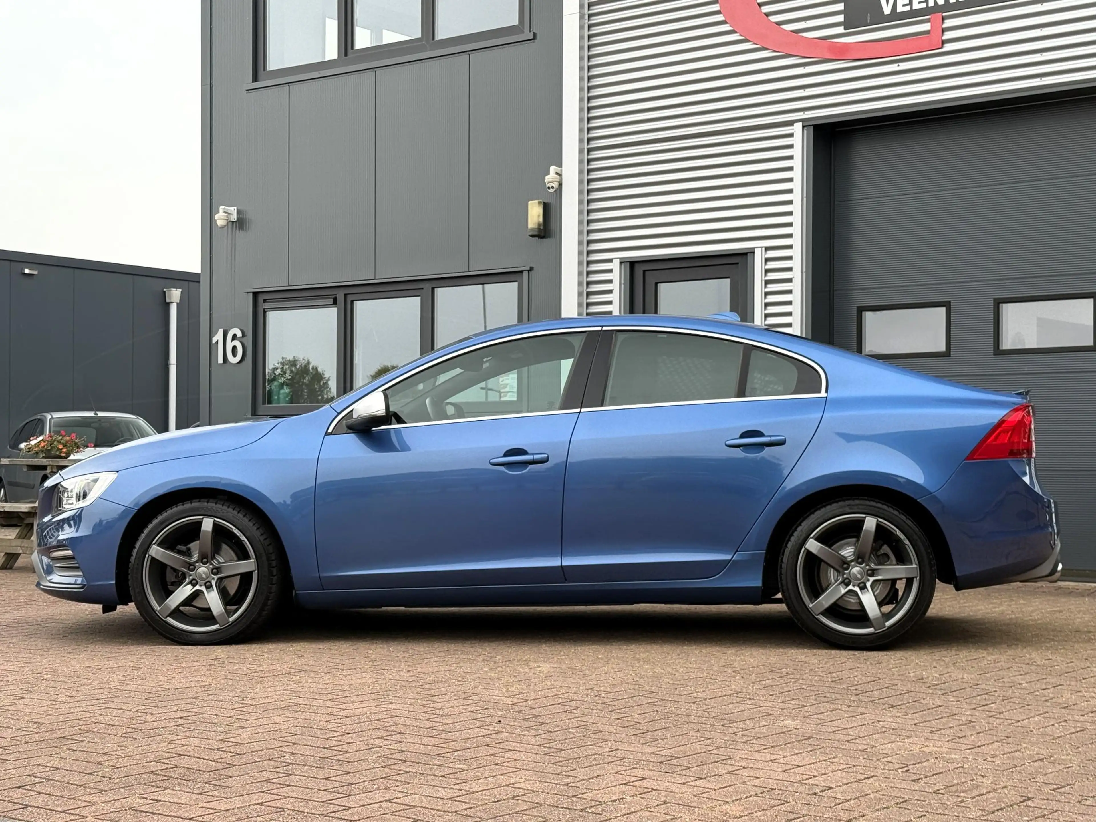 Volvo S60 2.0 T3 R-Design / Bursting Blue / 2de Eigenaar — photo 4