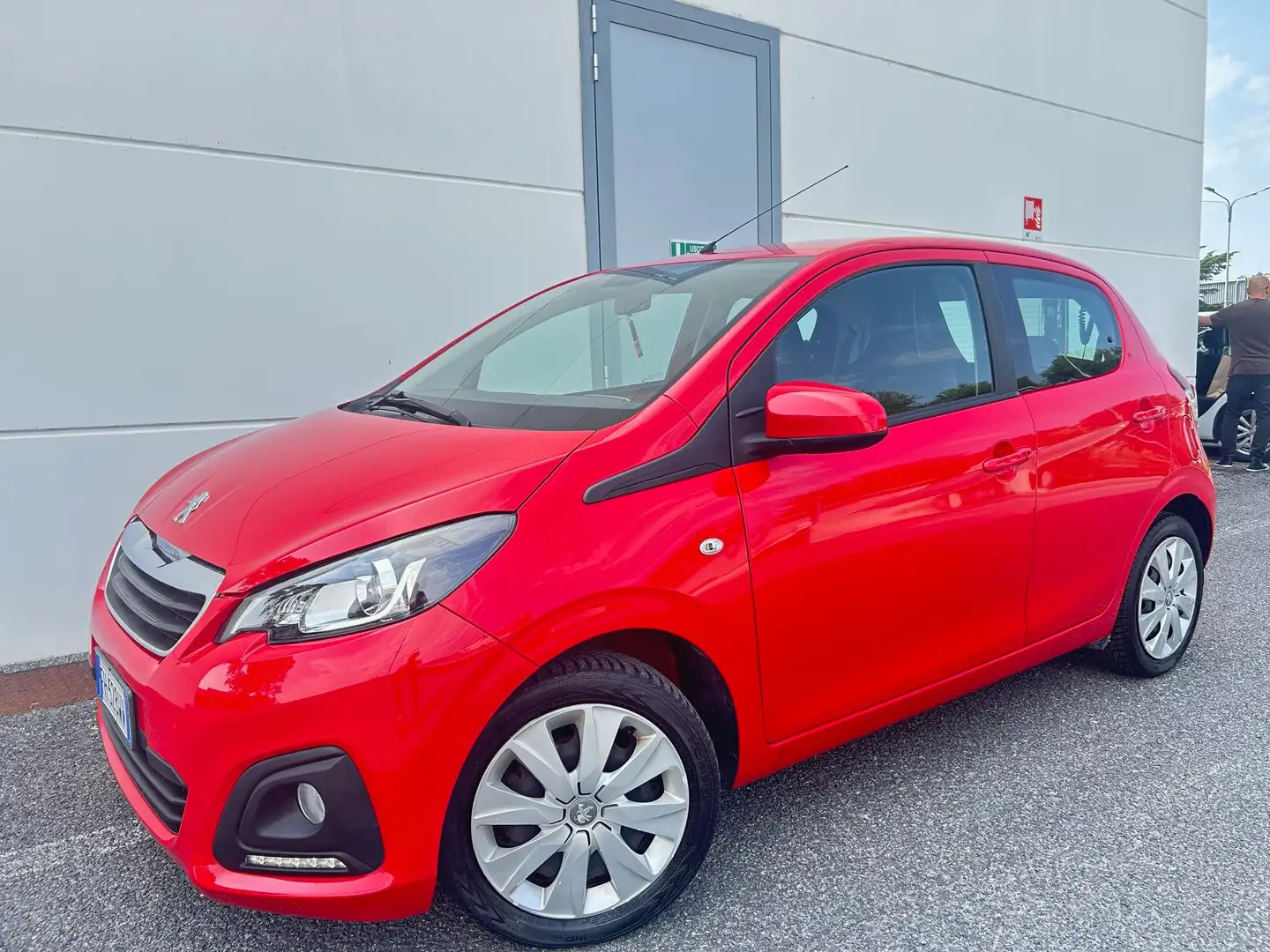 Peugeot 108 108 5p 1.2 puretech Active Top! EURO 6 Rosso - 1