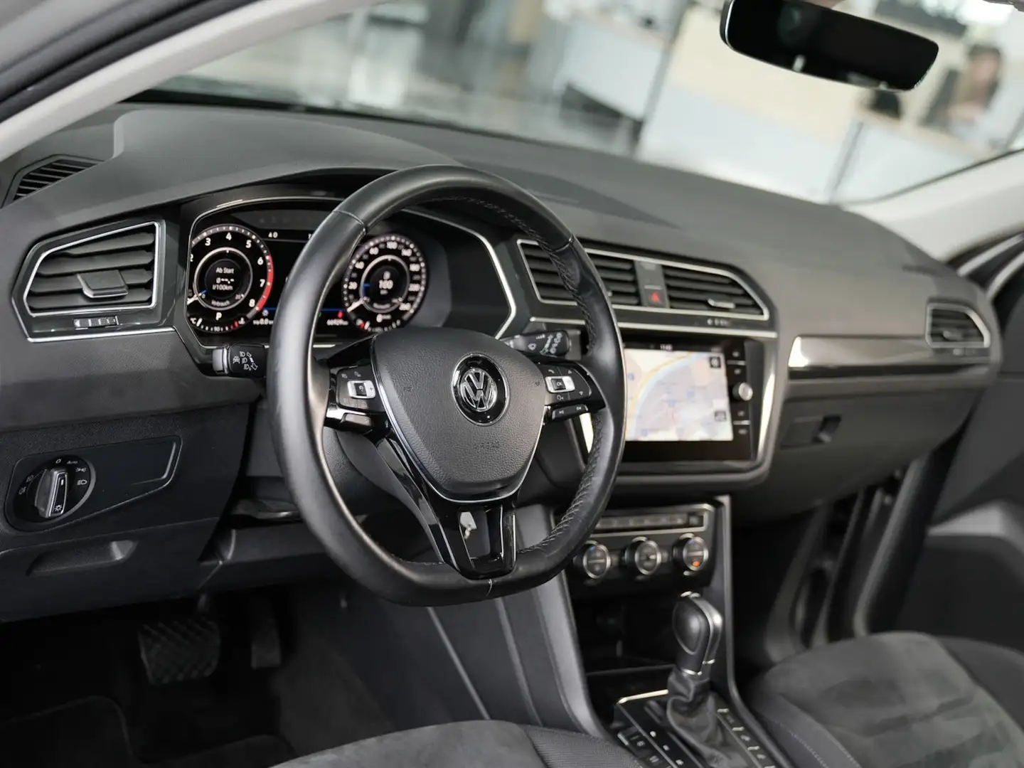 Volkswagen Tiguan 2.0 TSI Highline R-Line 4M 20LM Panorama Plateado - 2