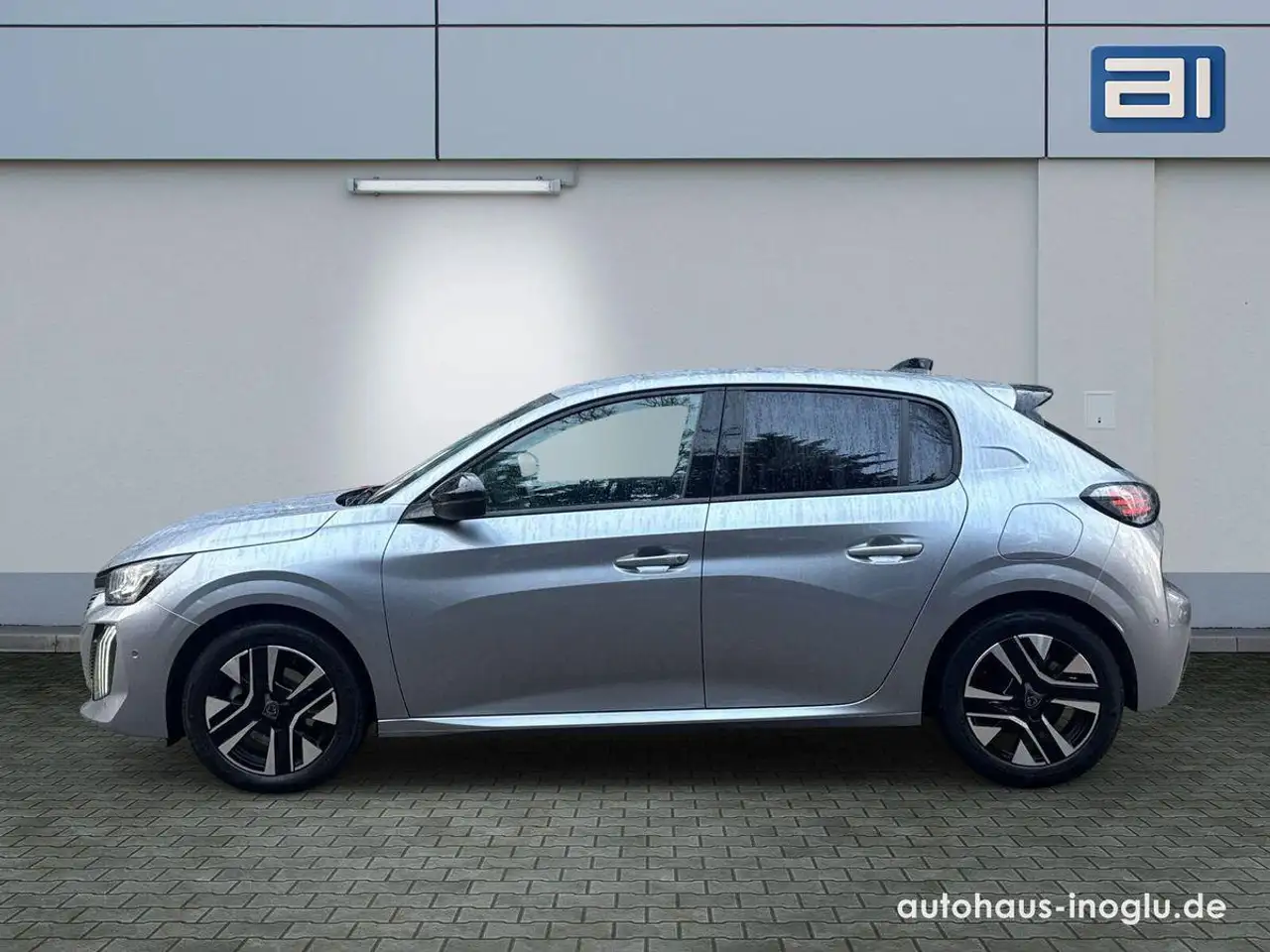 Peugeot 208 1.2 PureTech 100 Allure Navi+360° Kam+ACC+DA 2
