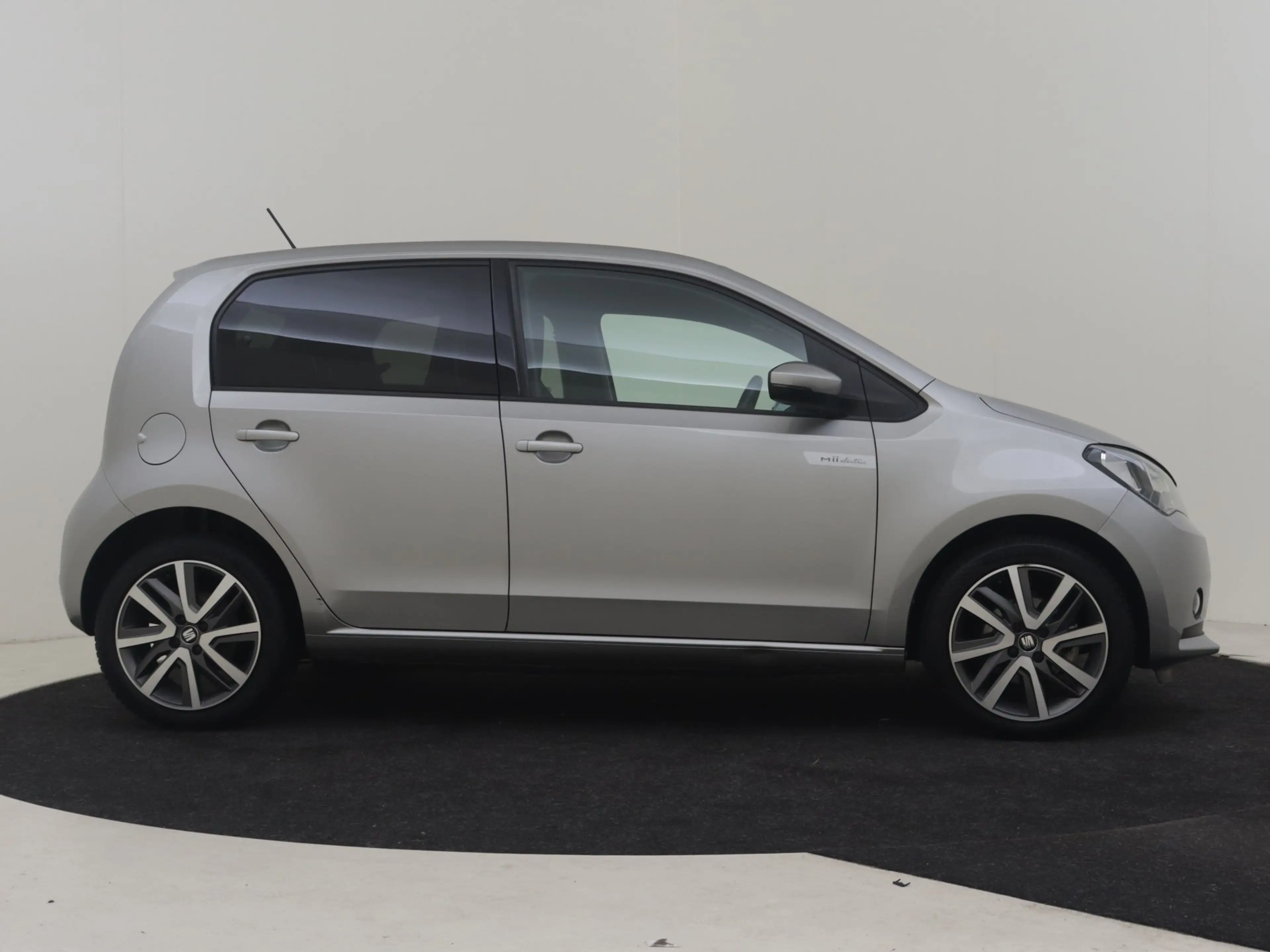 SEAT Mii Electric electric Plus l Stoelverwarming l Cr Cont — photo 8